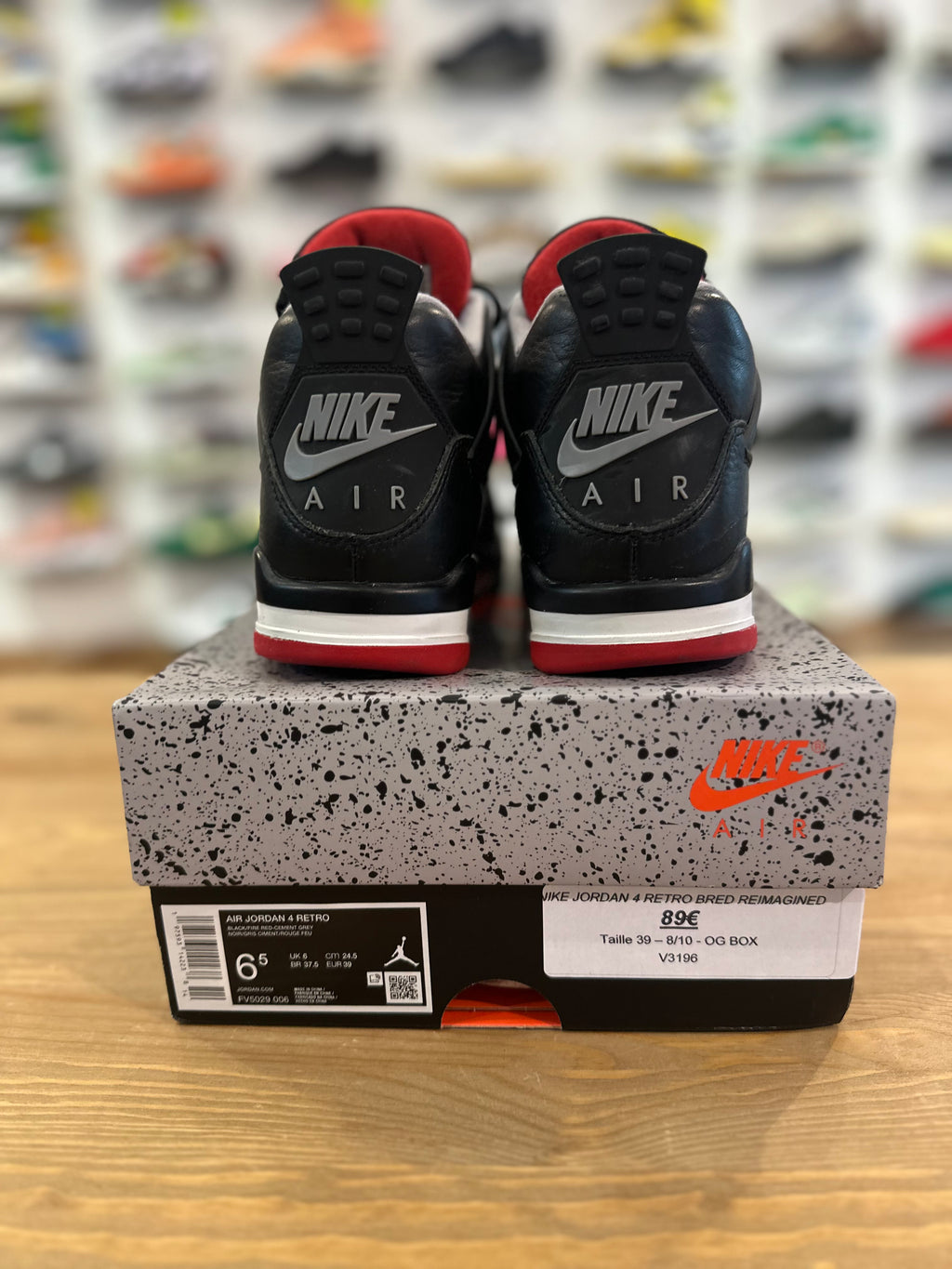 Nike Jordan 4 rétro bred reimagined ( taille 39 )