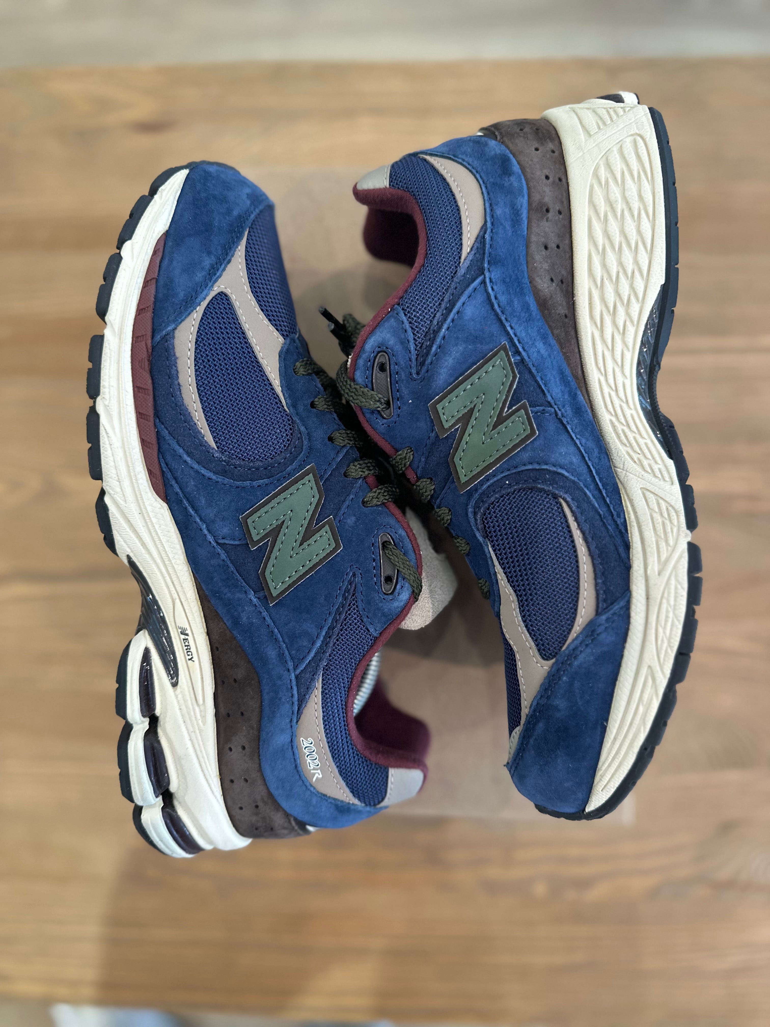 New balance 2002r true red ( taille 42 )