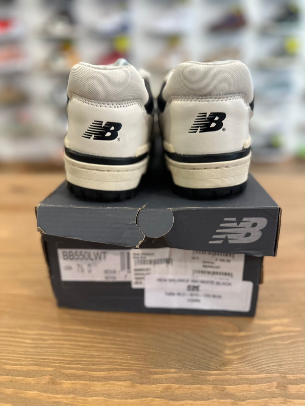 New balance 550 White black ( taille 40,5 )