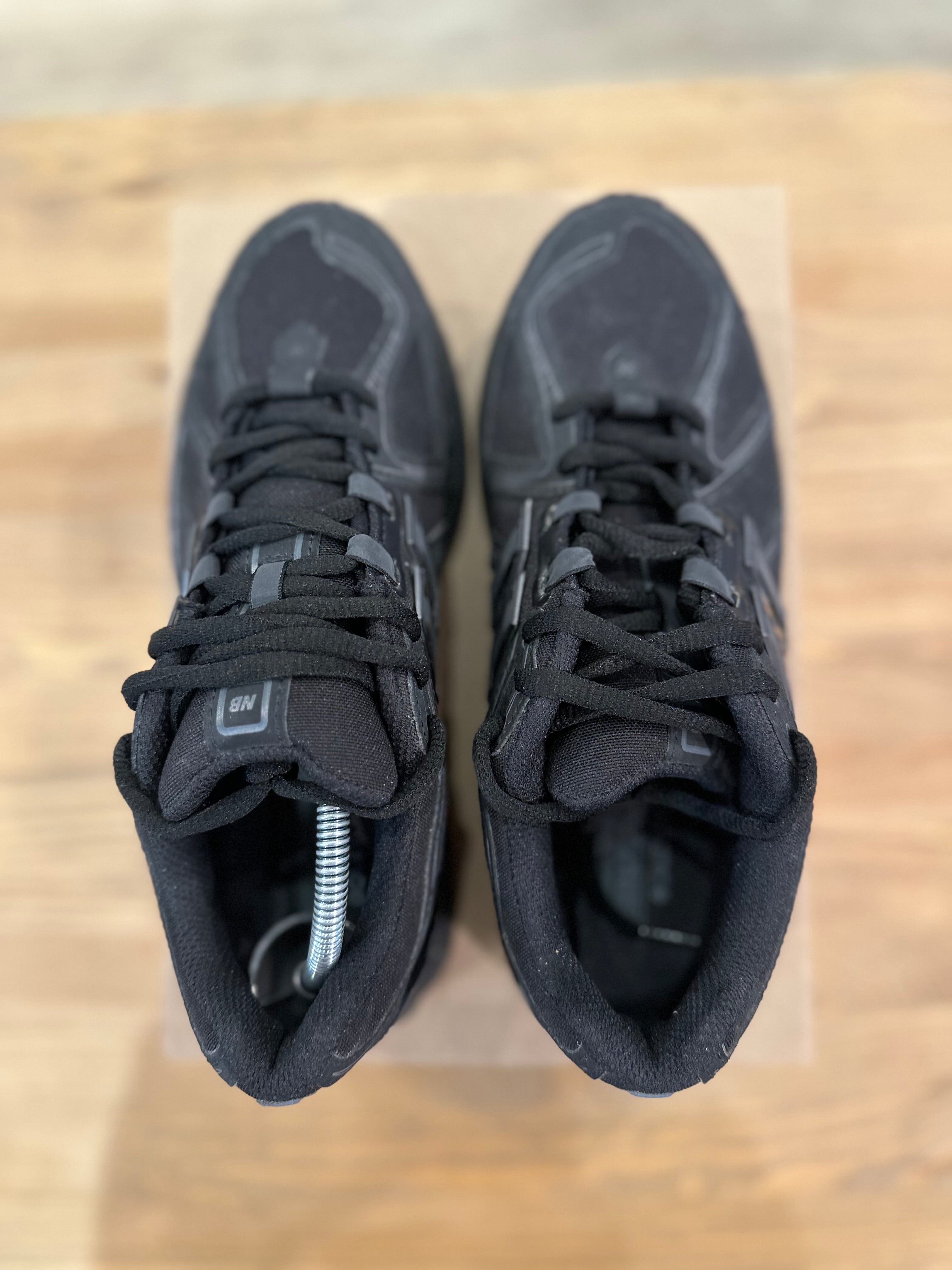 New balance 1906r triple black ( taille 39,5 )