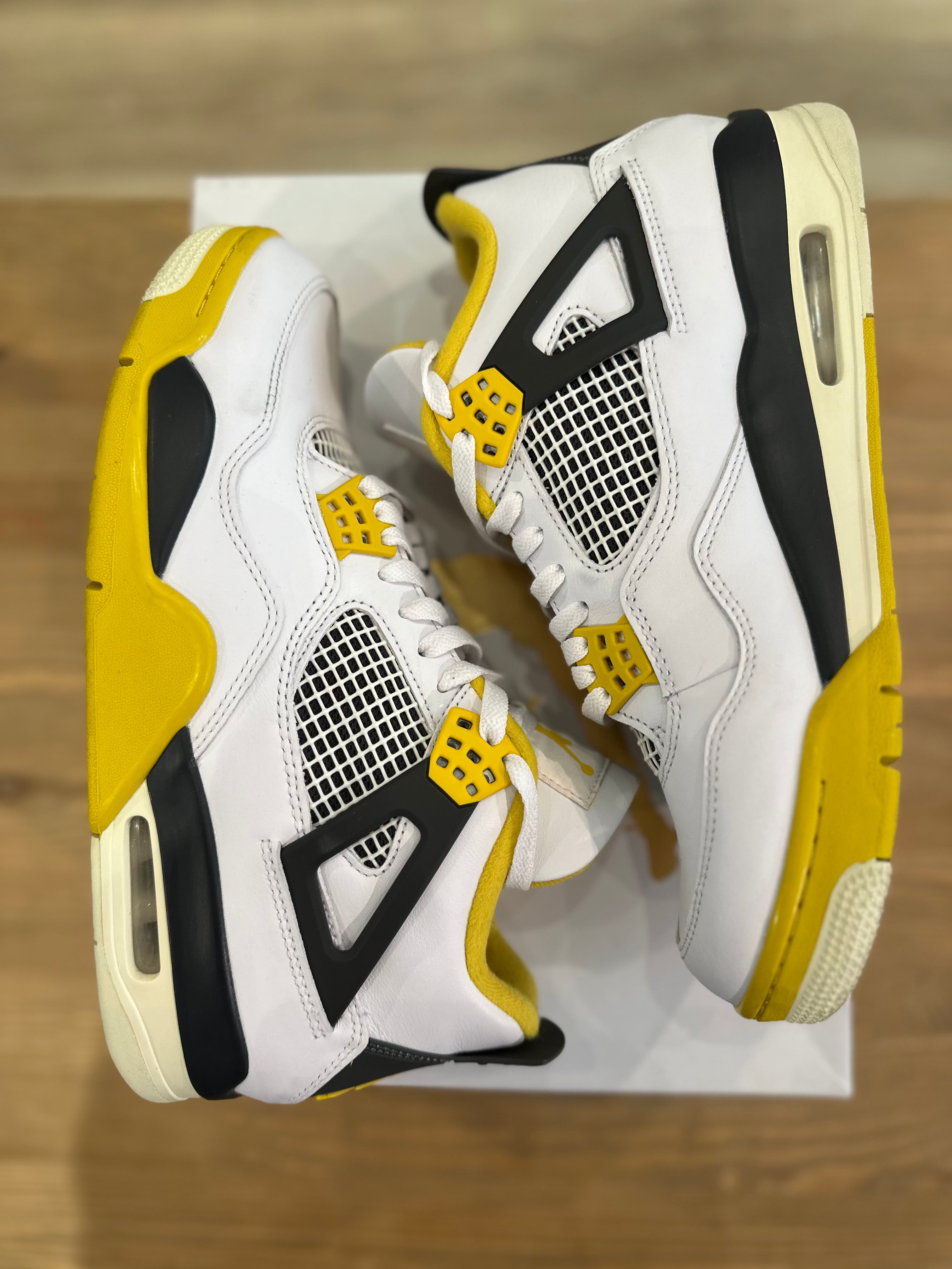 Nike Jordan 4 rétro vivid sulfur ( taille 44 )