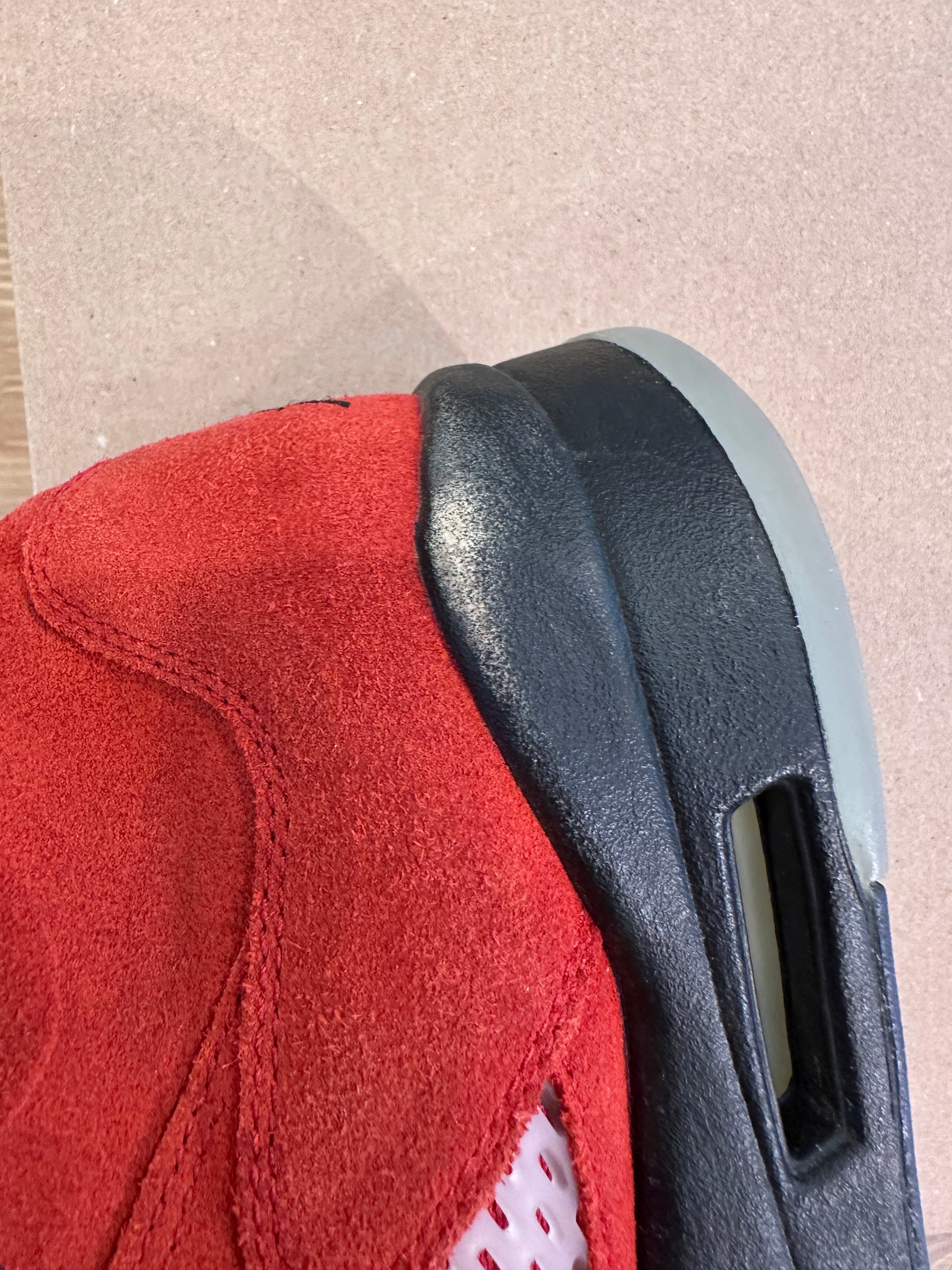 Nike Jordan 5 rétro racing bull ( taille 43 )