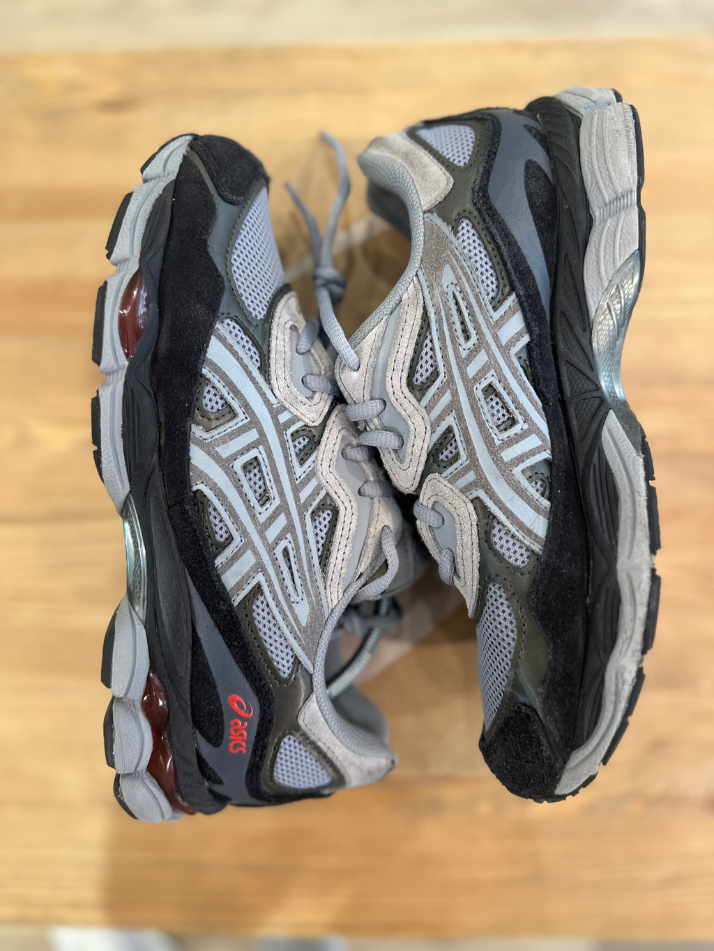 Asics gel nyc Gravel black ( taille 41,5)