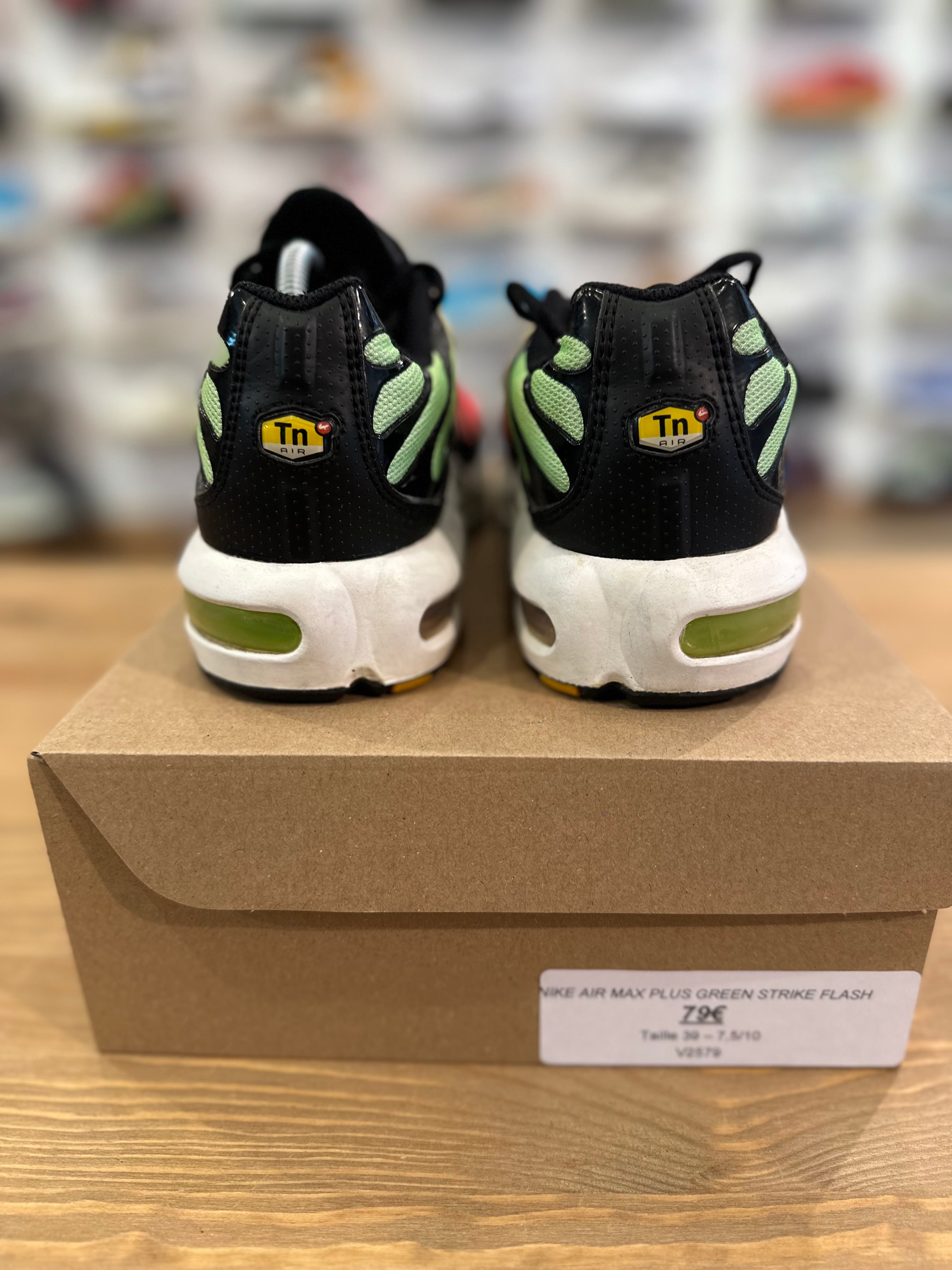Nike air Max plus Green strike flash ( taille 39 )