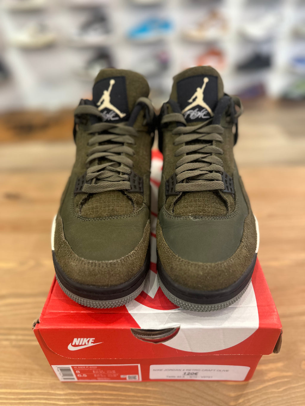 Nike Jordan 4 rétro craft olive ( taille 42,5 )