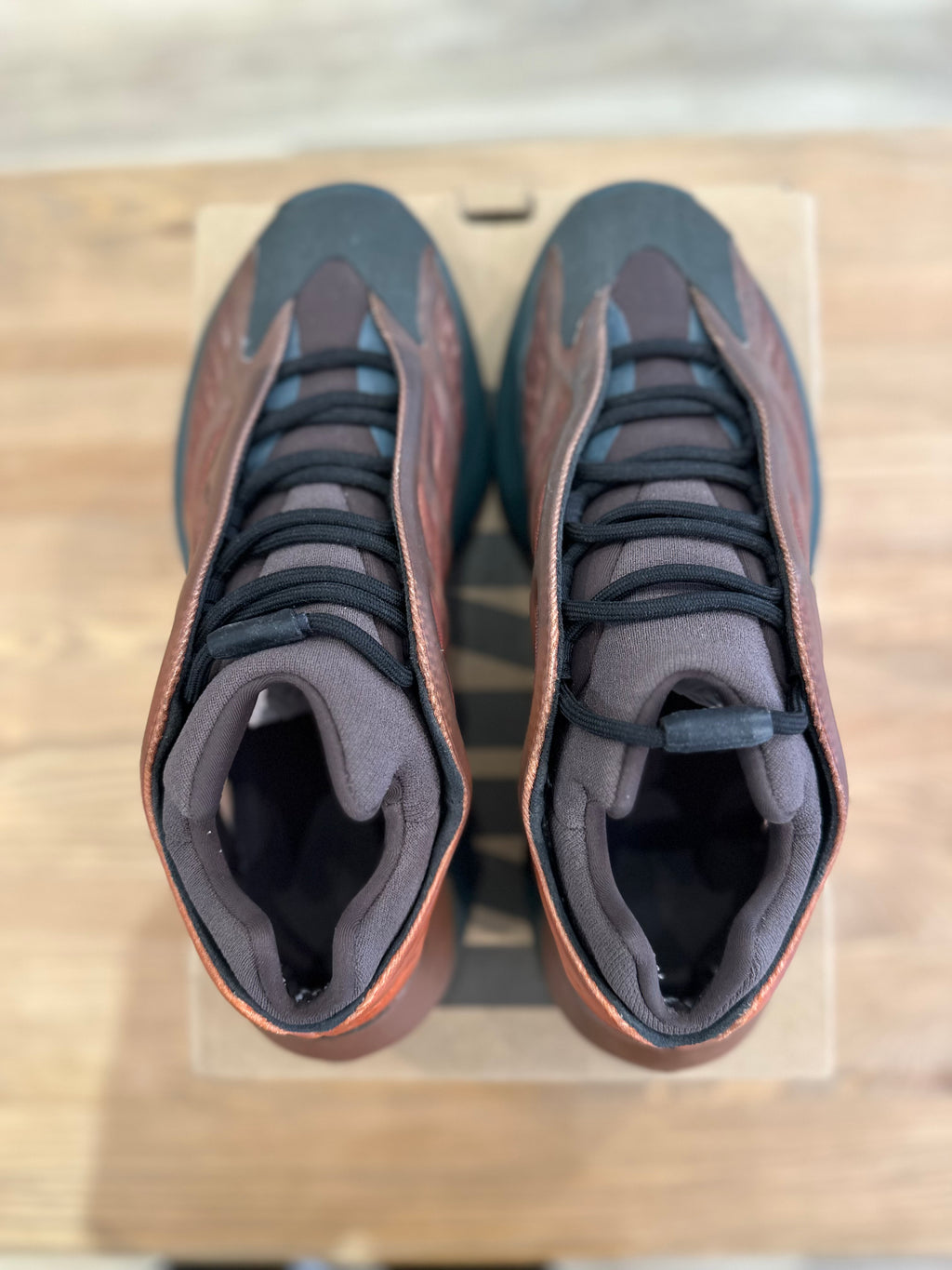 Adidas Yeezy 700 v3 Copper fade ( taille 44 2/3 )