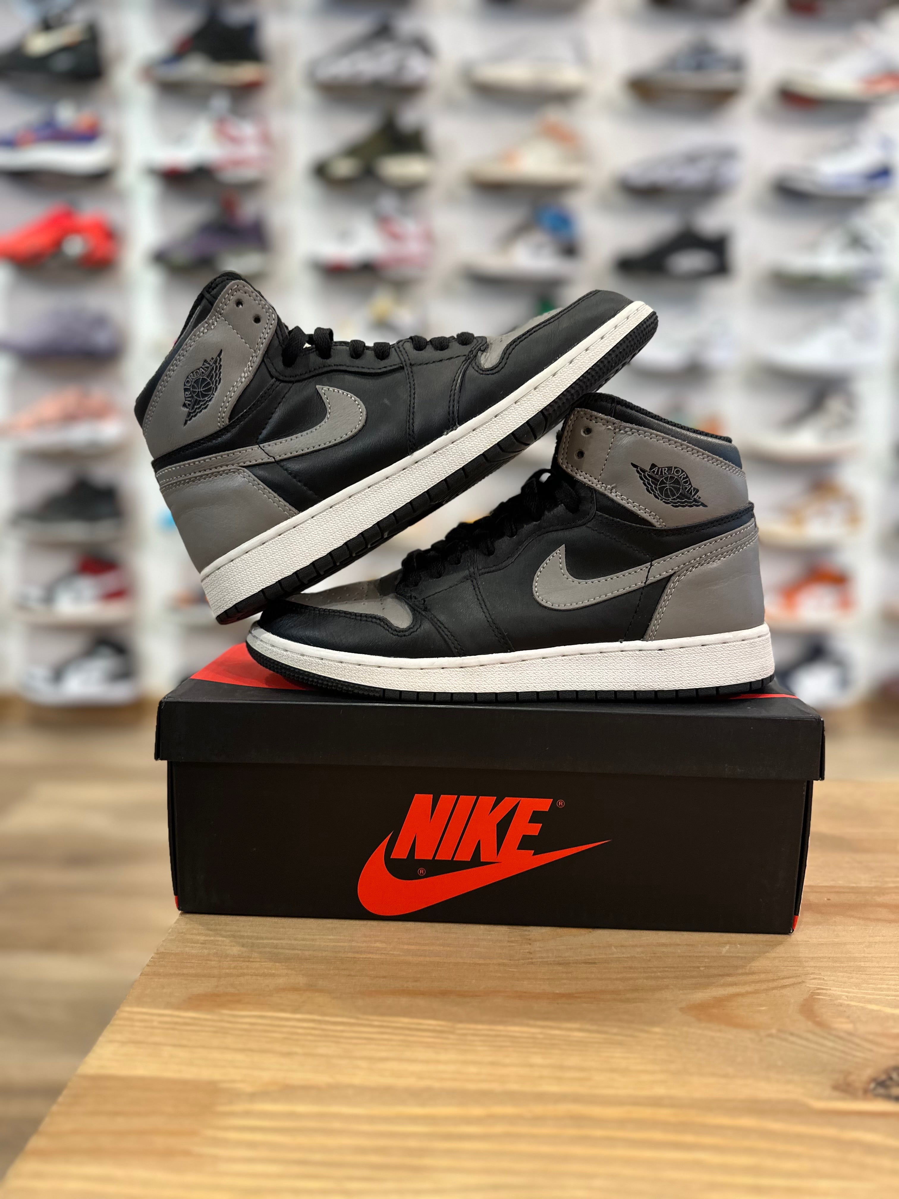 Nike Jordan 1 high shadow ( taille 40 )