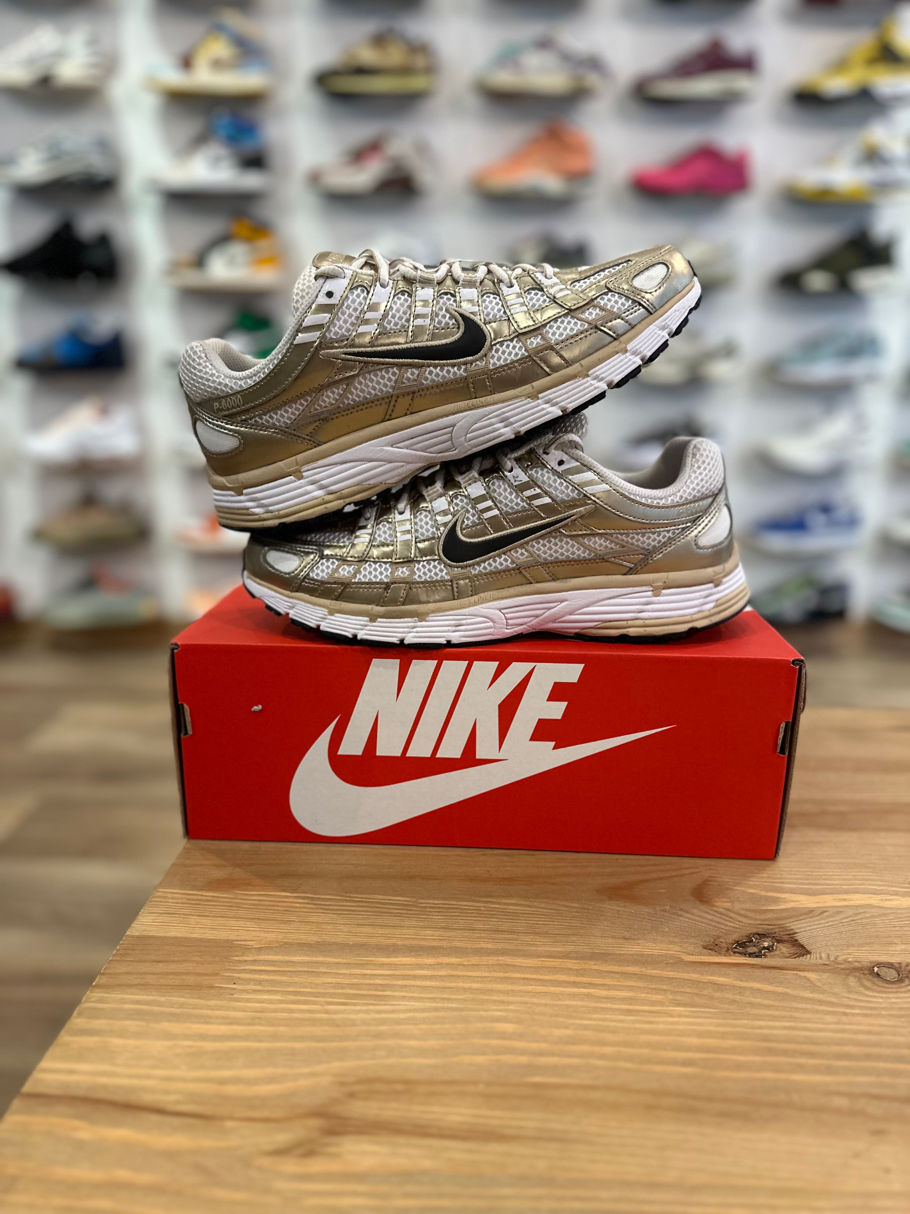 Nike p6000 metallic gold ( taille 43 )