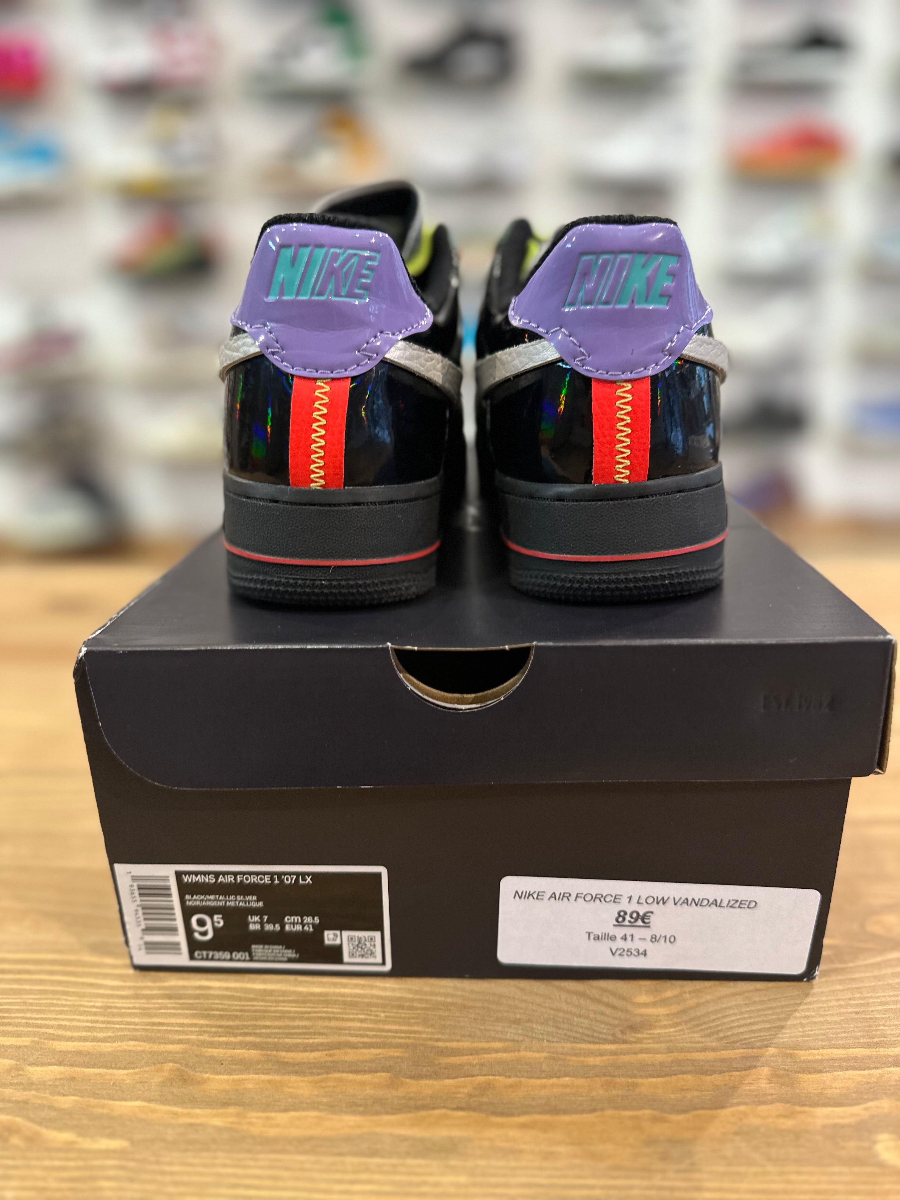 Nike air force 1 low vandalized ( taille 41 )