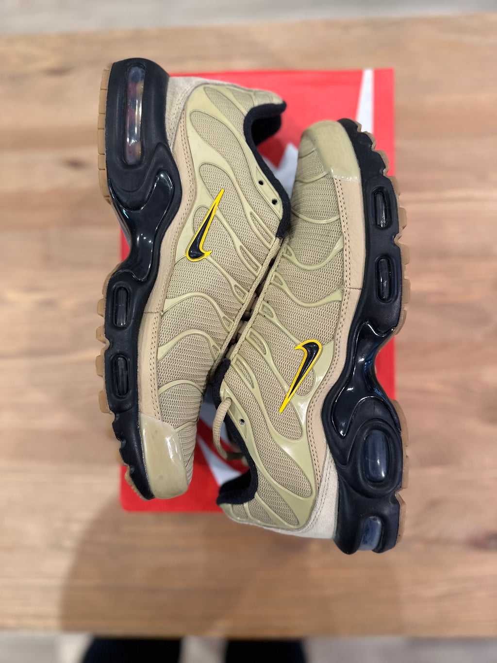 Nike air Max plus gold black gum ( taille 40,5 )