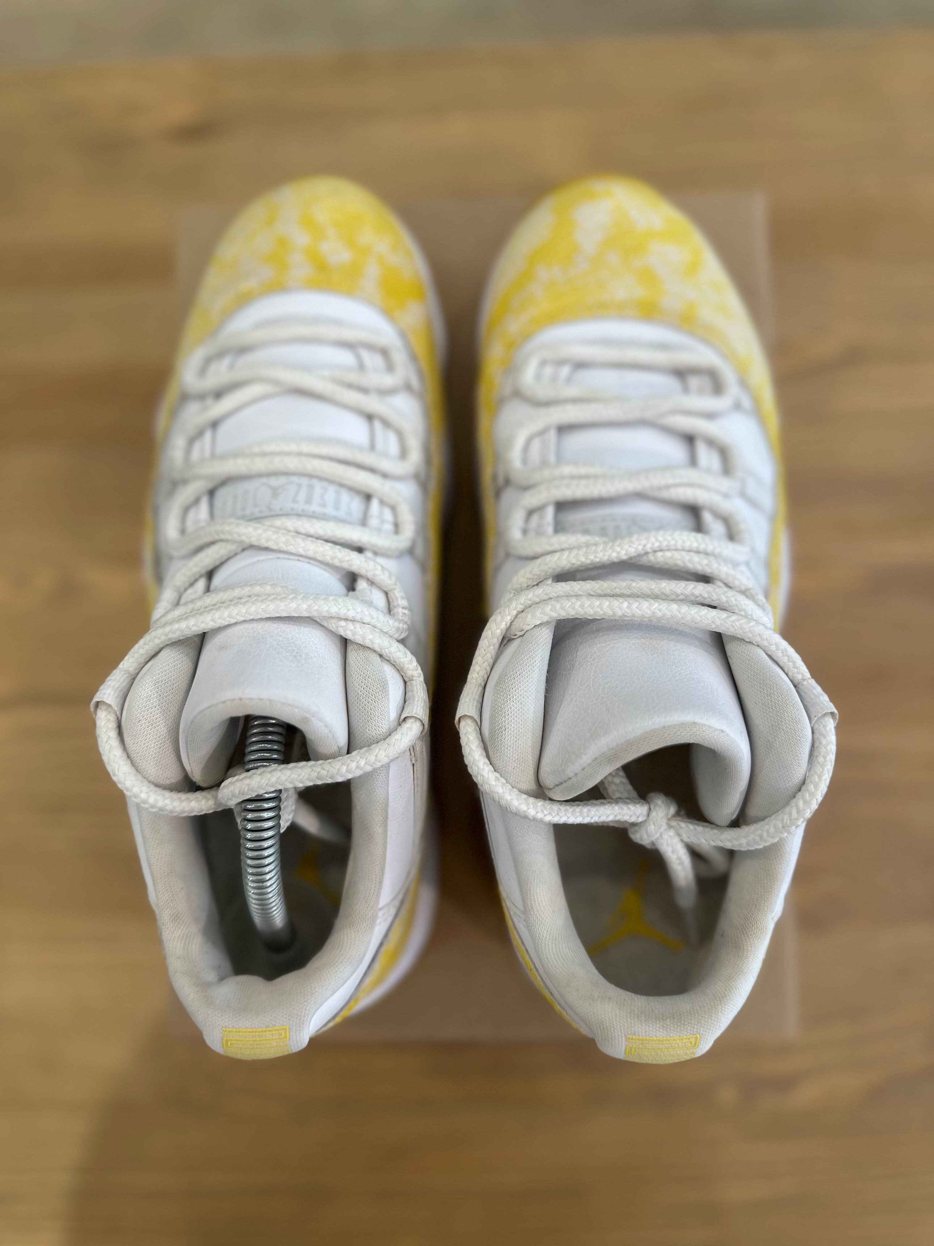 Nike Jordan 11 low yellow snakeskin ( taille 41 )