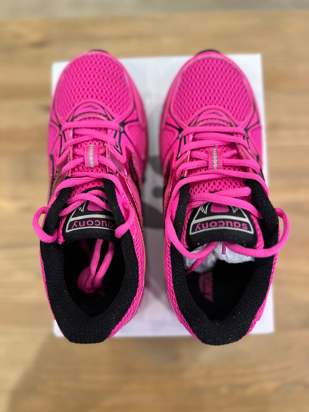 Saucony ride millenium pink fluo ( taille 36 )