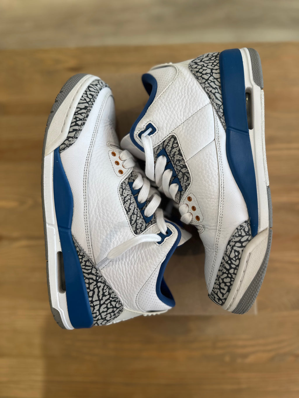 Nike Jordan 3 rétro wizzard ( taille 42 )