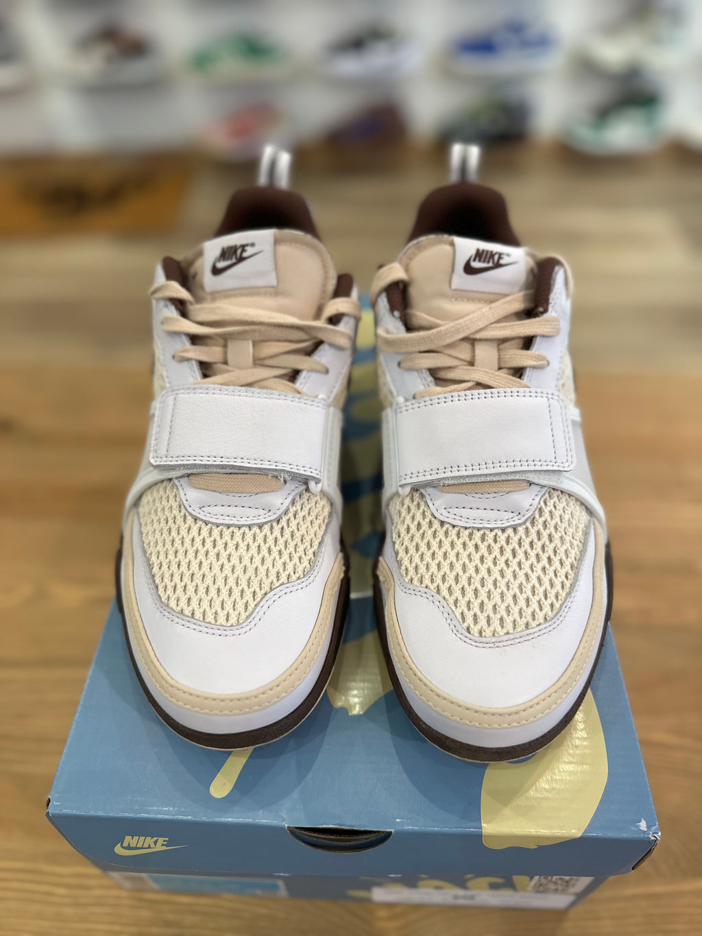 Nike zoom field jaxx Travis Scott light chocolate ( taille 44,5 )
