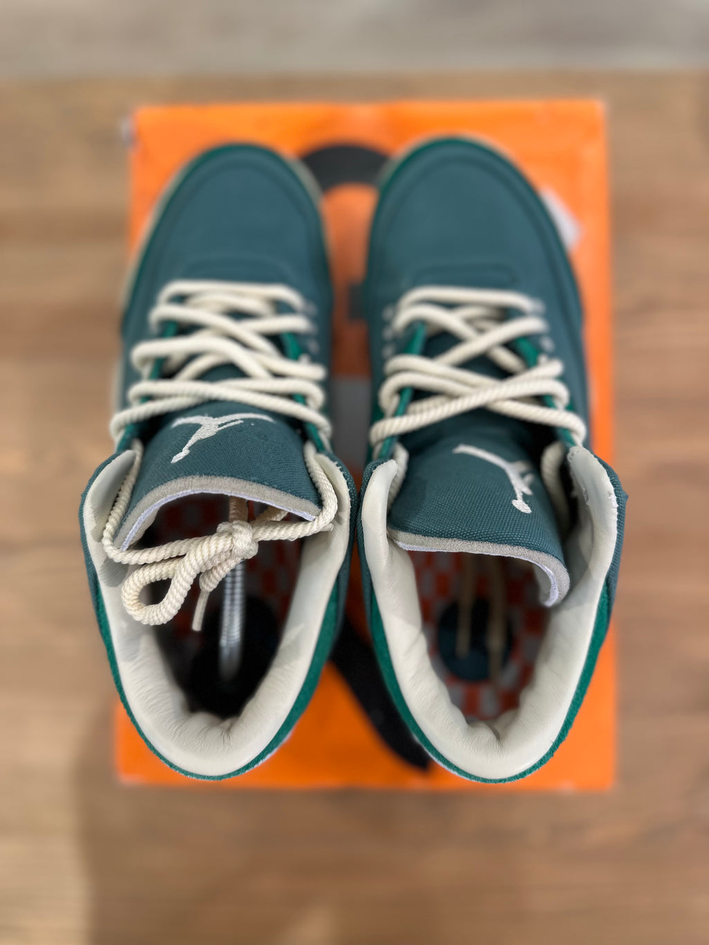Nike Jordan 3 rétro Nina Chanel ( taille 40 )