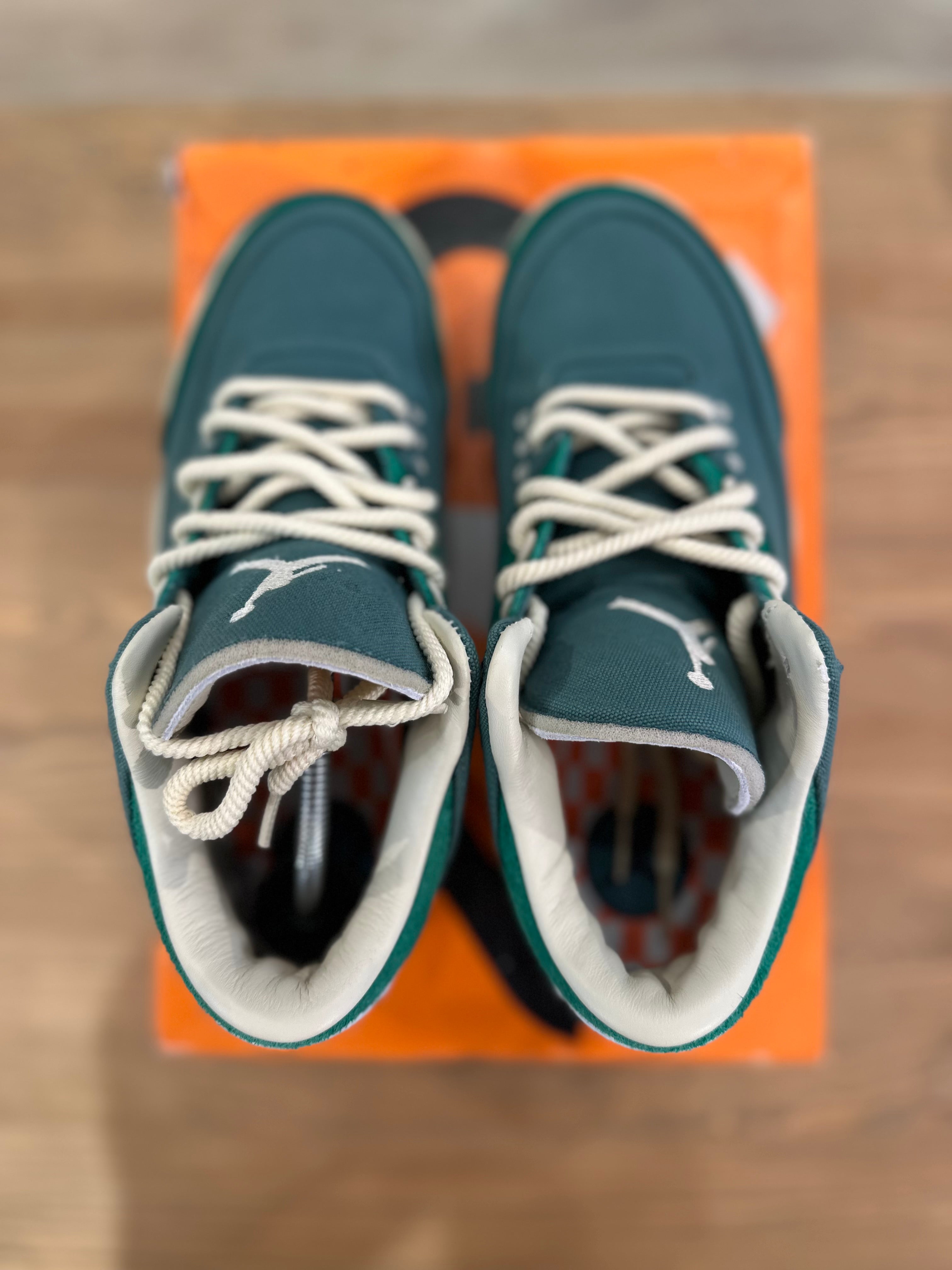 Nike Jordan 3 rétro Nina Chanel ( taille 40 )
