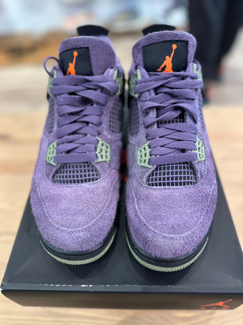 Nike Jordan 4 rétro canyon purple ( taille 41 )