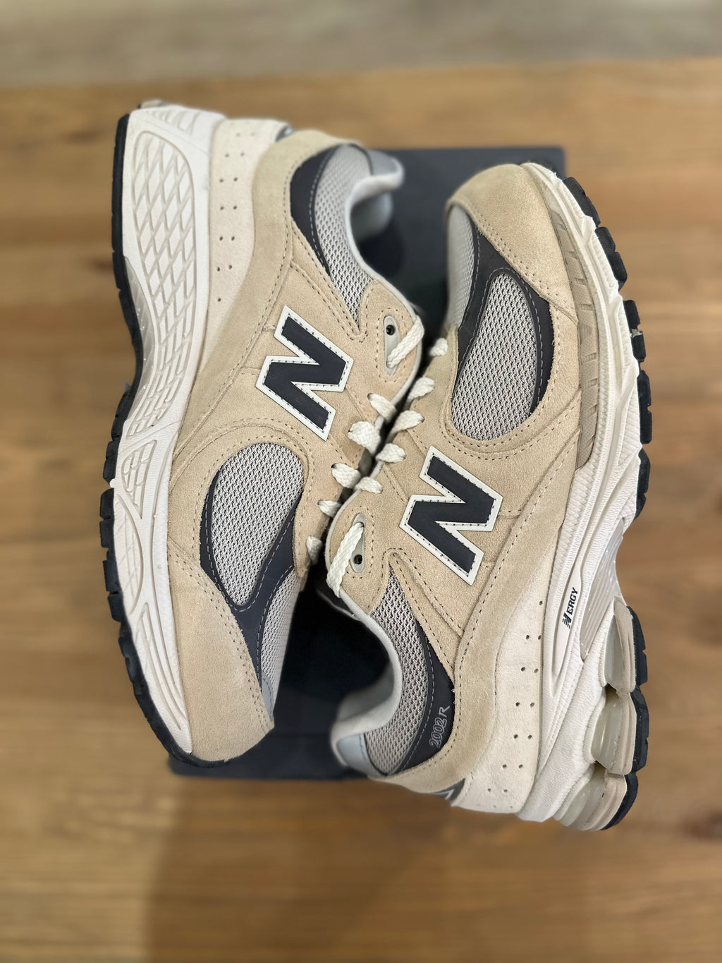 New balance 2002r sandstone ( taille 40,5 )