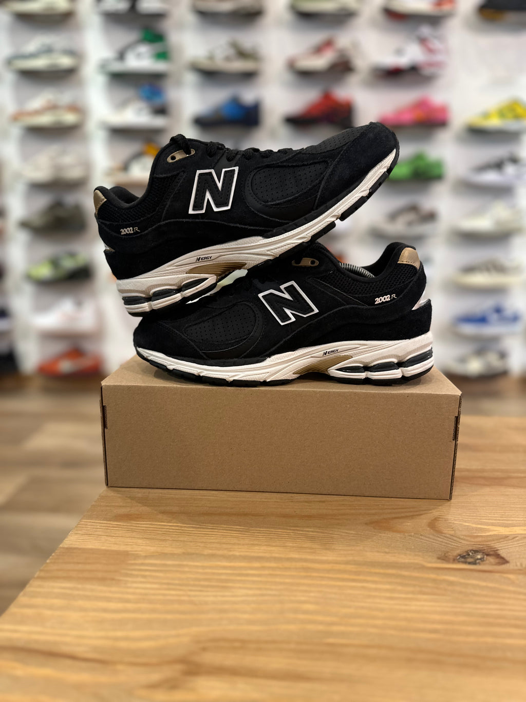 New balance 2002r foot locker 50th ( taille 41,5 )