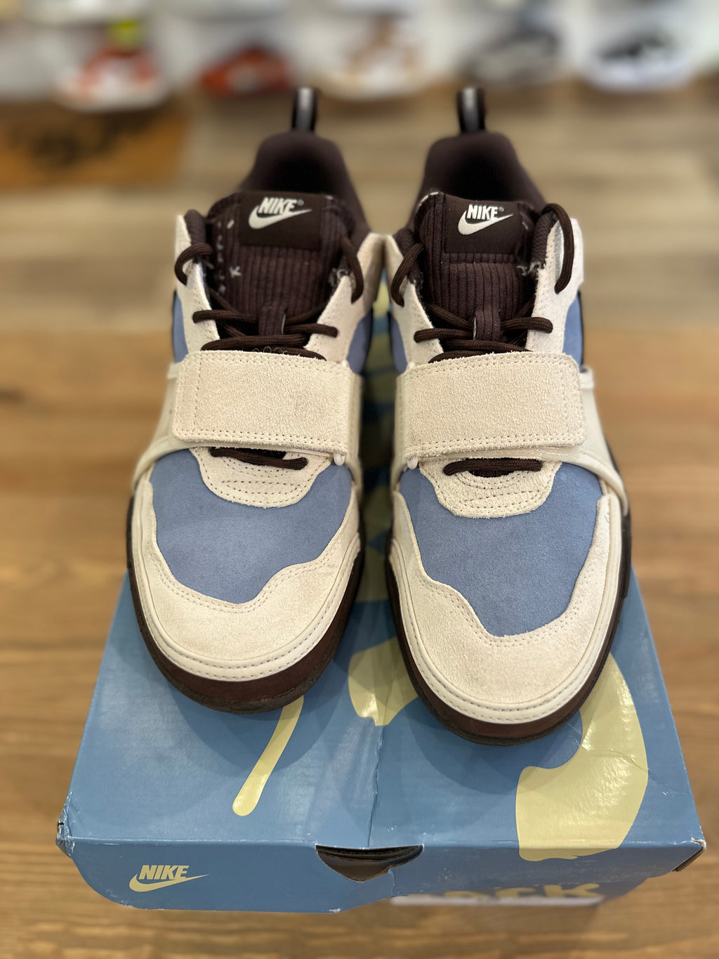 Nike zoom field jaxx Travis Scott ( taille 44 )