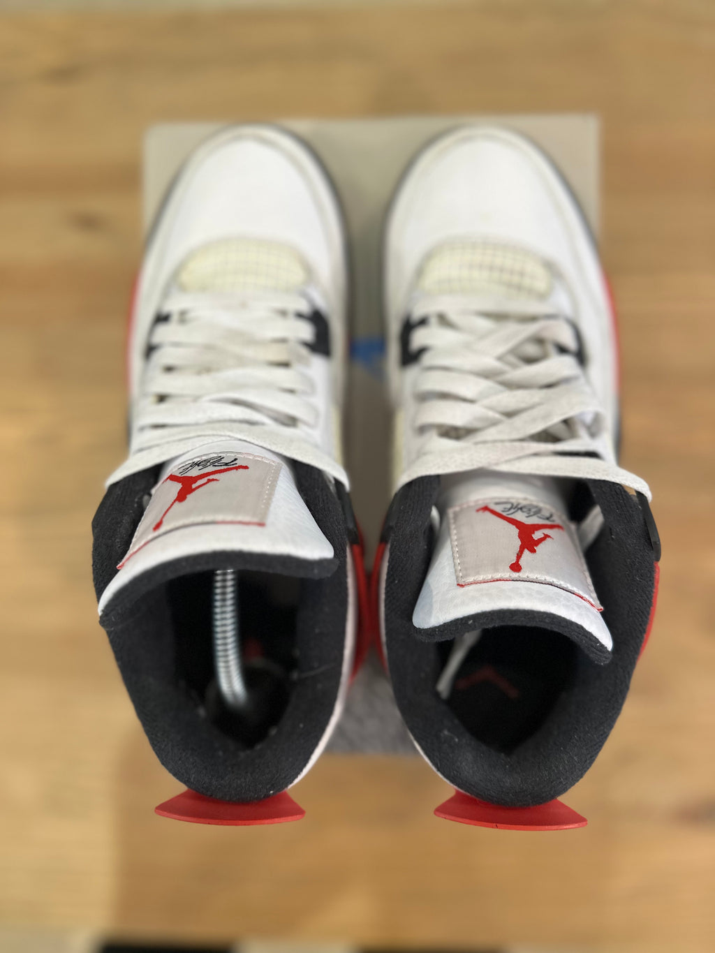 Nike Jordan 4 rétro red cément ( taille 40 Gs )