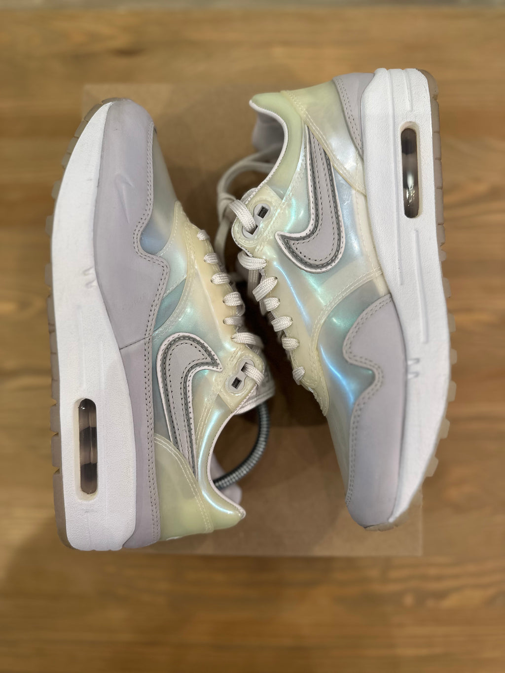 Nike air Max 1 snkrs day ( taille 38 )