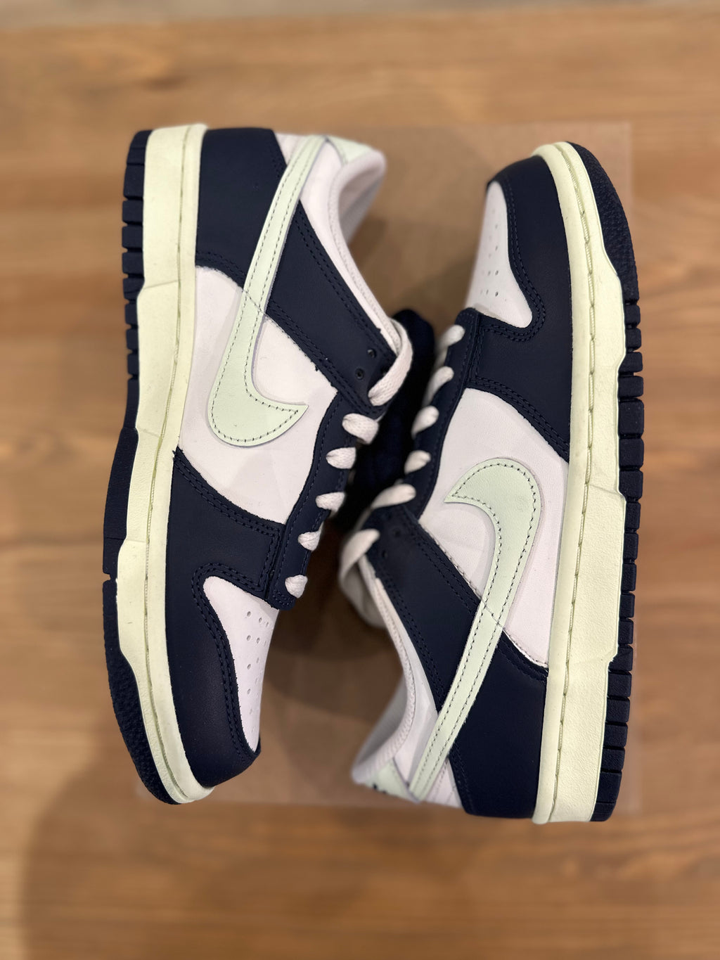 Nike dunk low midnight navy volt ( taille 38,5 )