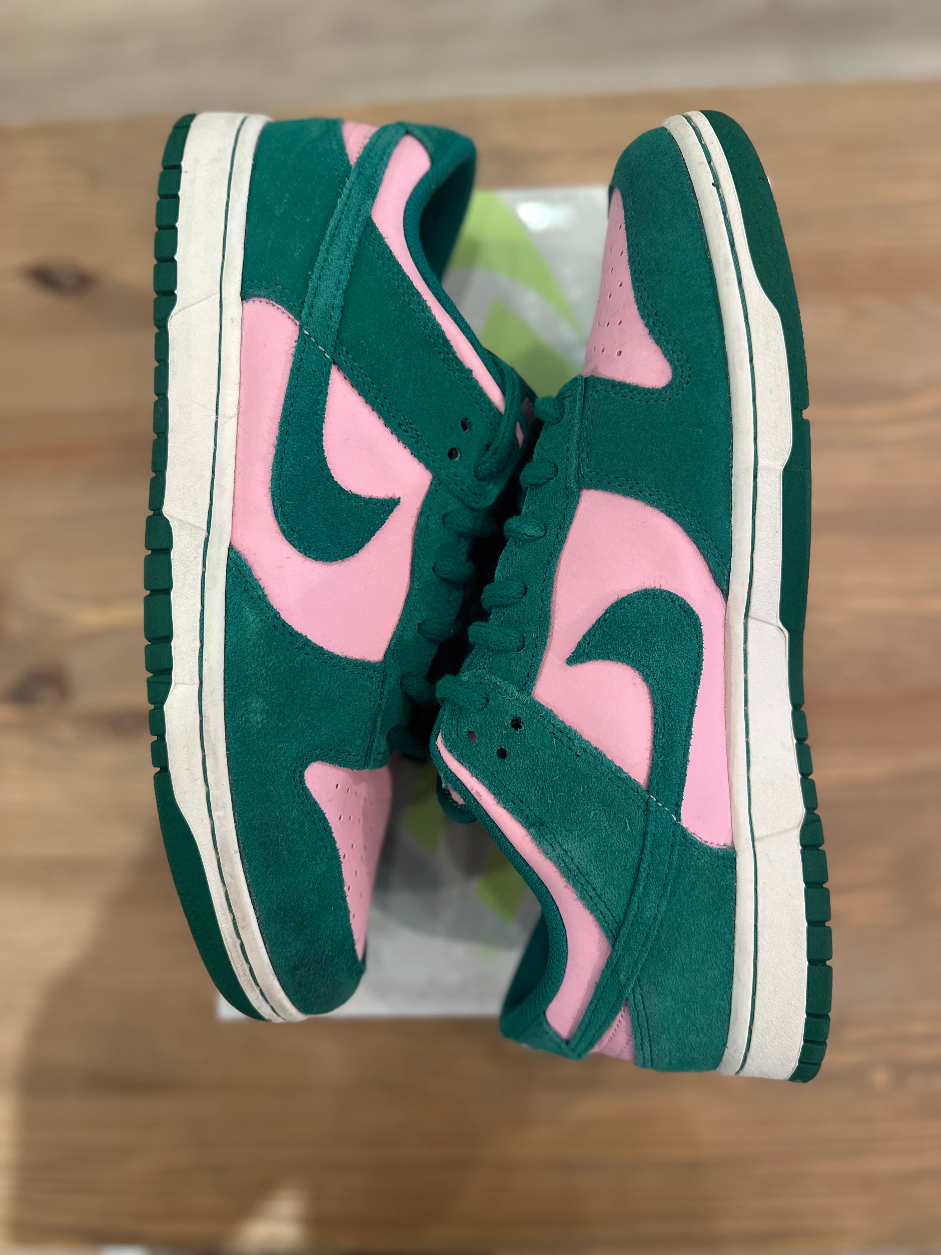 Nike dunk low pink malachite