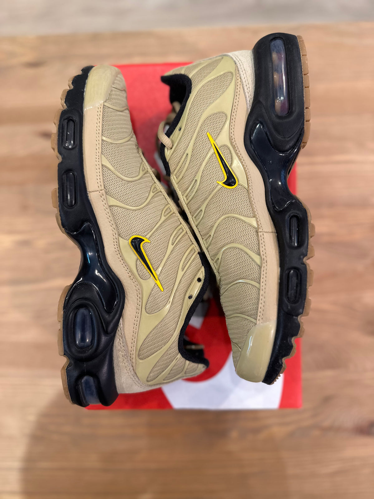 Nike air Max plus gold black gum ( taille 40,5 )