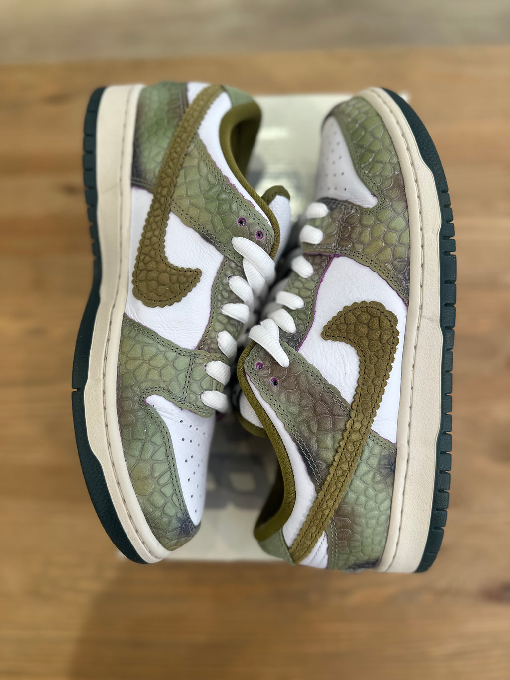Nike sb dunk low Alexis sablone chameleon ( taille 42,5 )