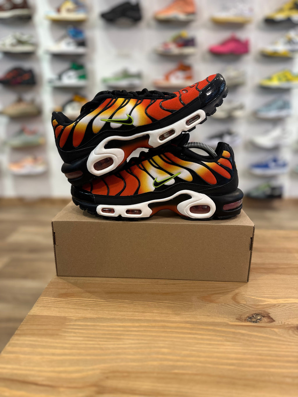 Nike air Max plus sunset gradient ( taille 42 )