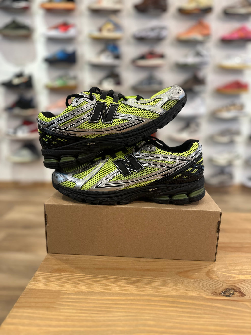 New balance 1906r volt ( taille 43 )