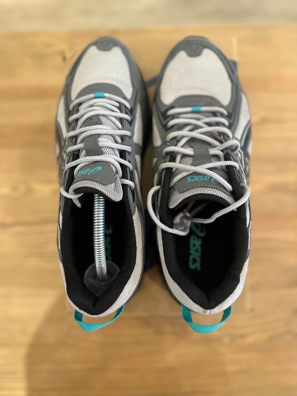Asics gel venture 6 grey ( taille 42,5 )