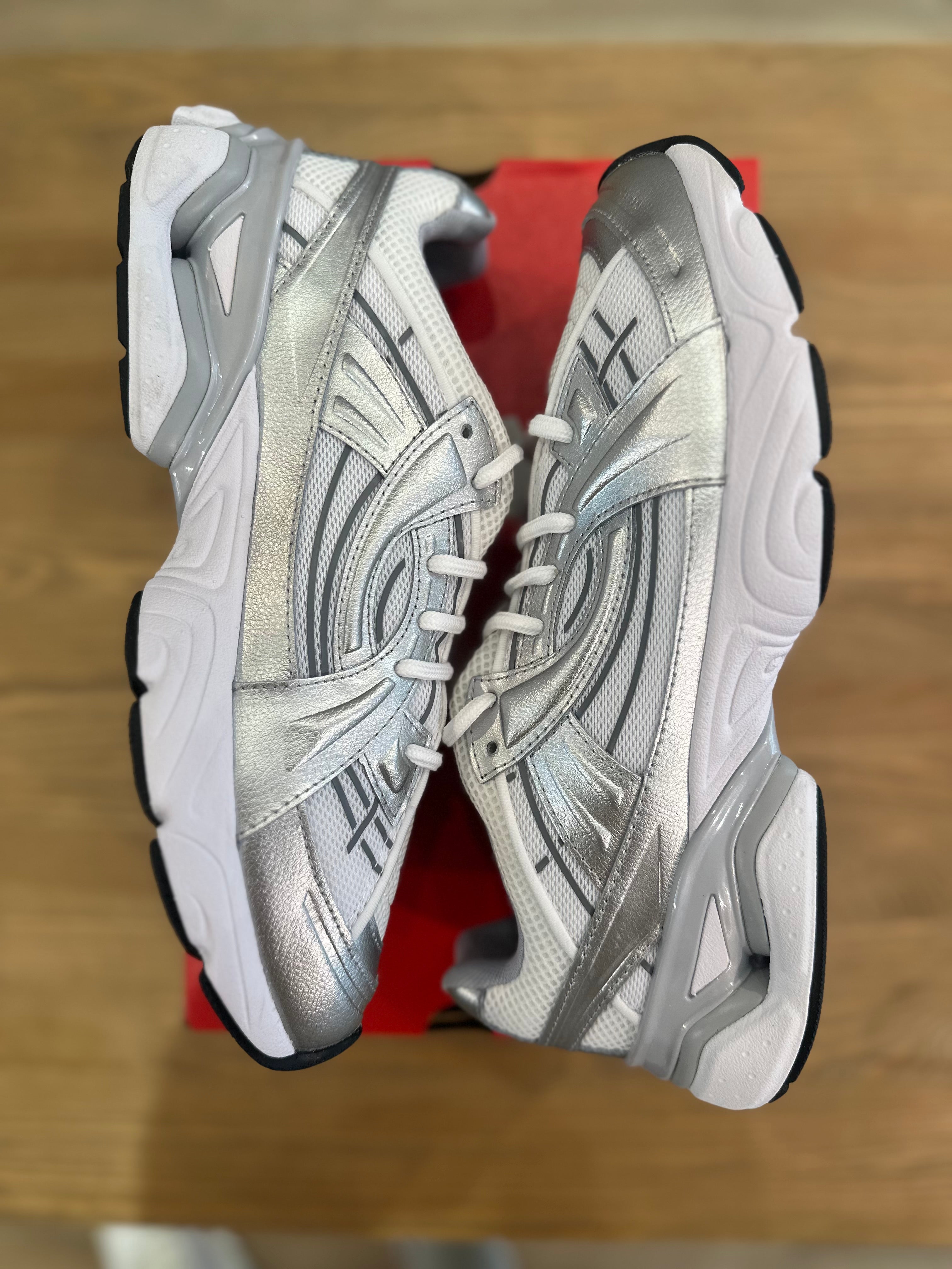 Under armour sola white grey ( taille 42 )