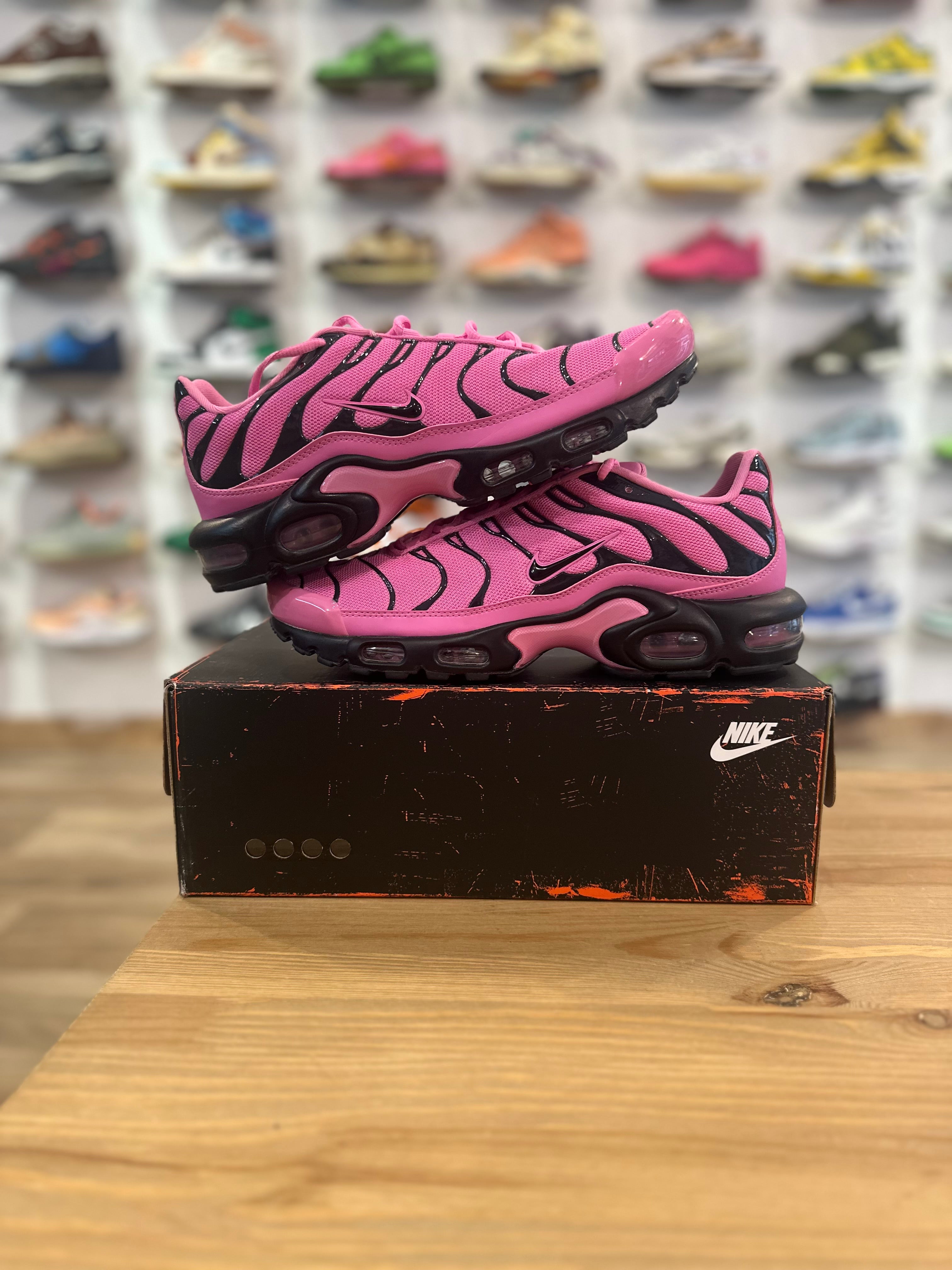Nike air Max plus black pink ( taille 44 )