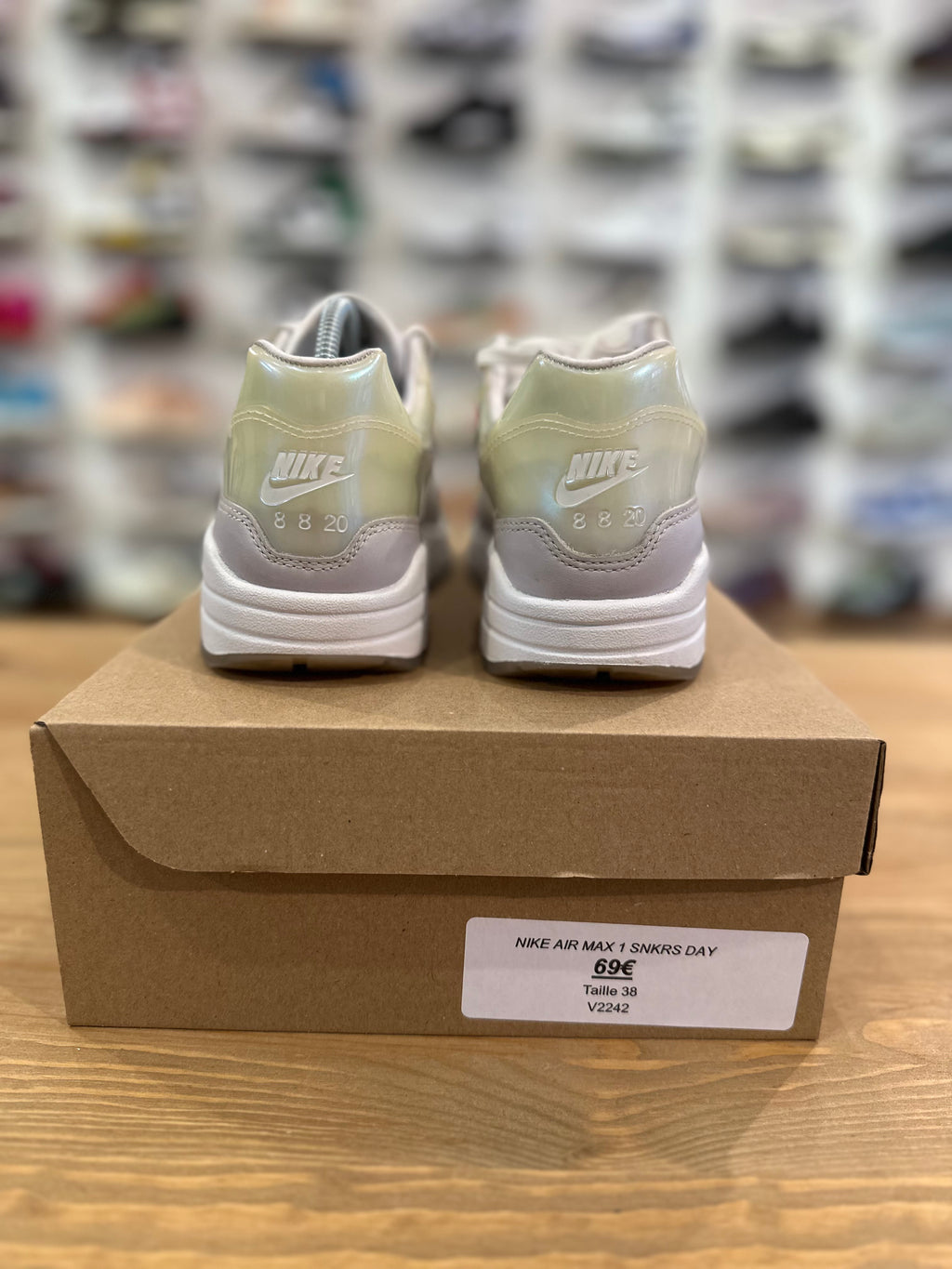 Nike air Max 1 snkrs day ( taille 38 )