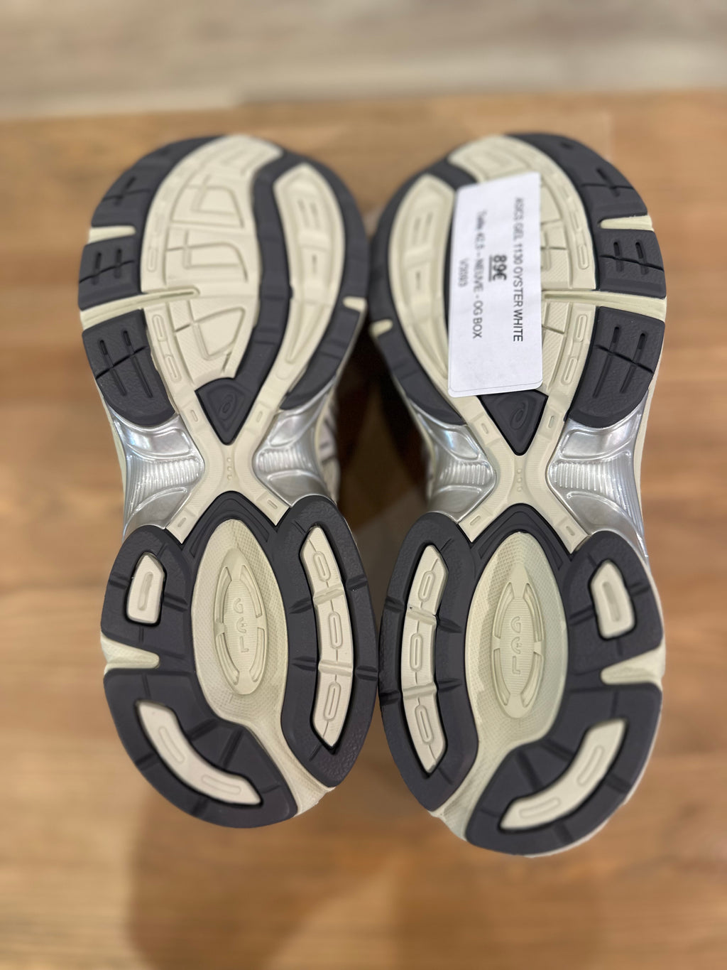 Asics gel 1130 oyster white ( taille 42,5 )