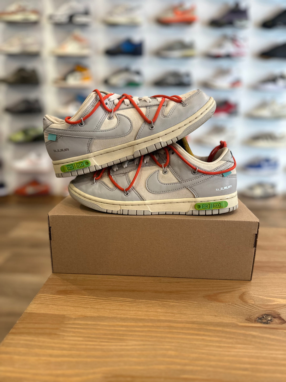 Nike dunk low off White lot 23 ( taille 41 )