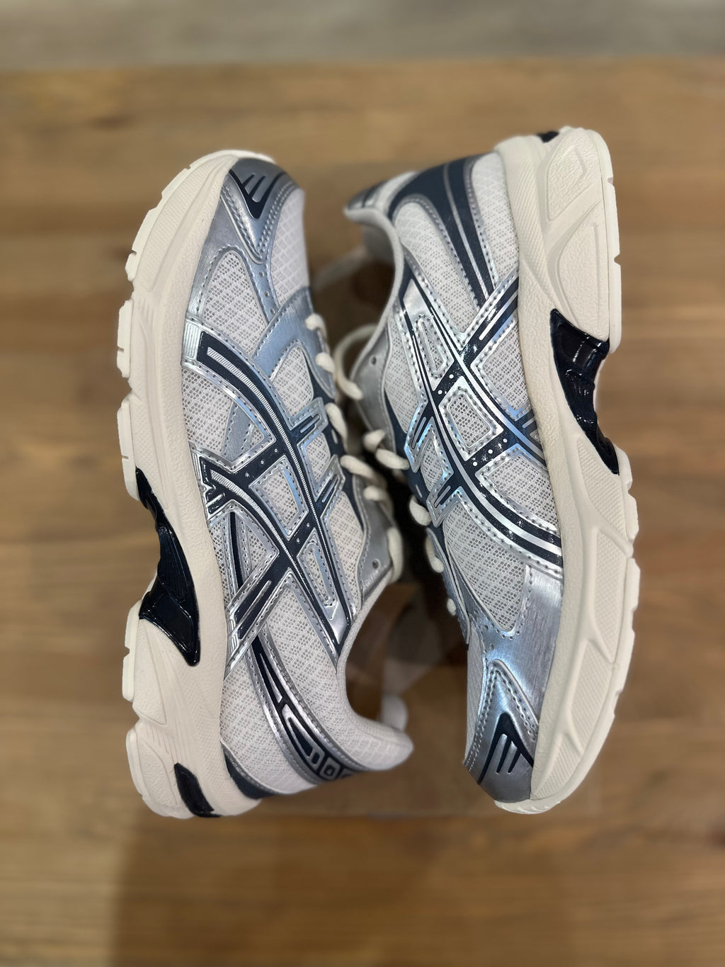 Asics gel 1130 cream carrier grey ( taille 40 )