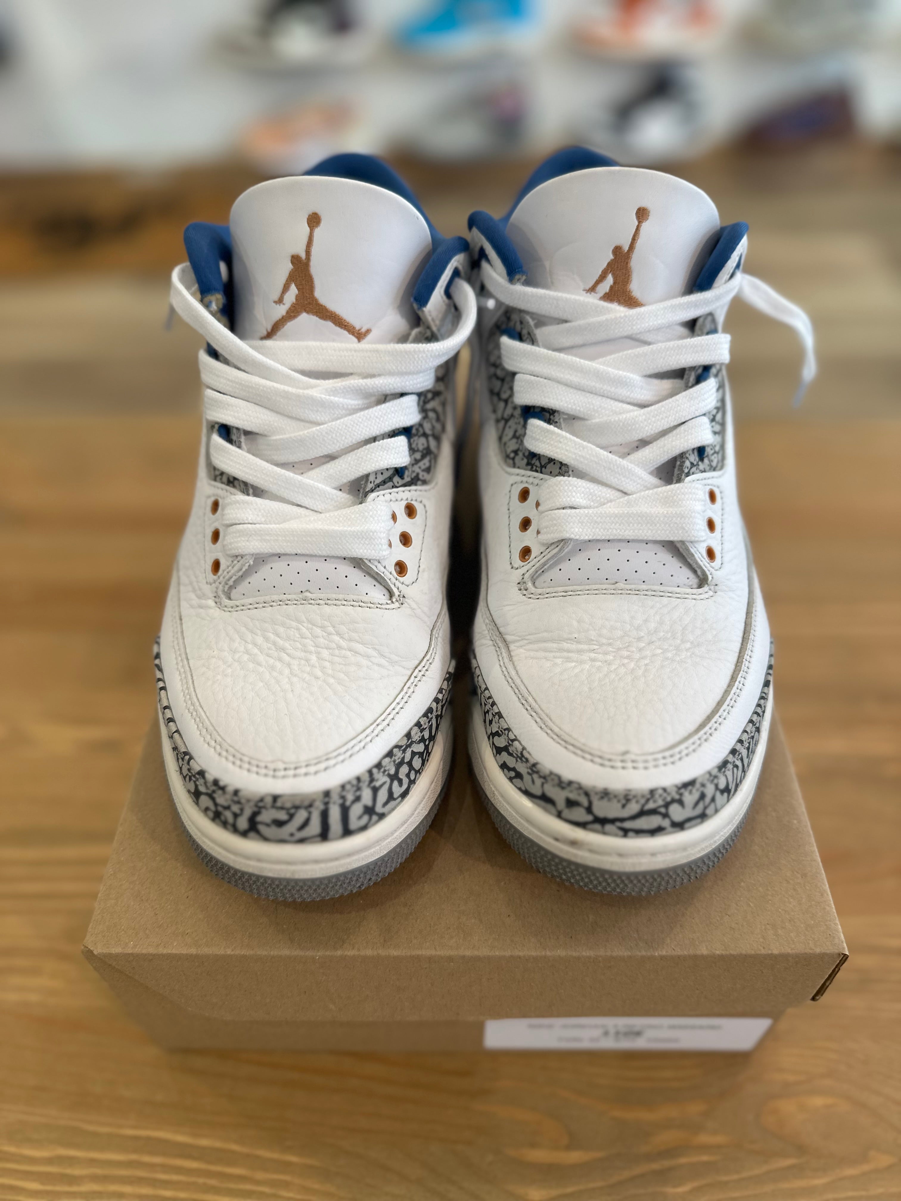 Nike Jordan 3 rétro wizzard ( taille 42 )
