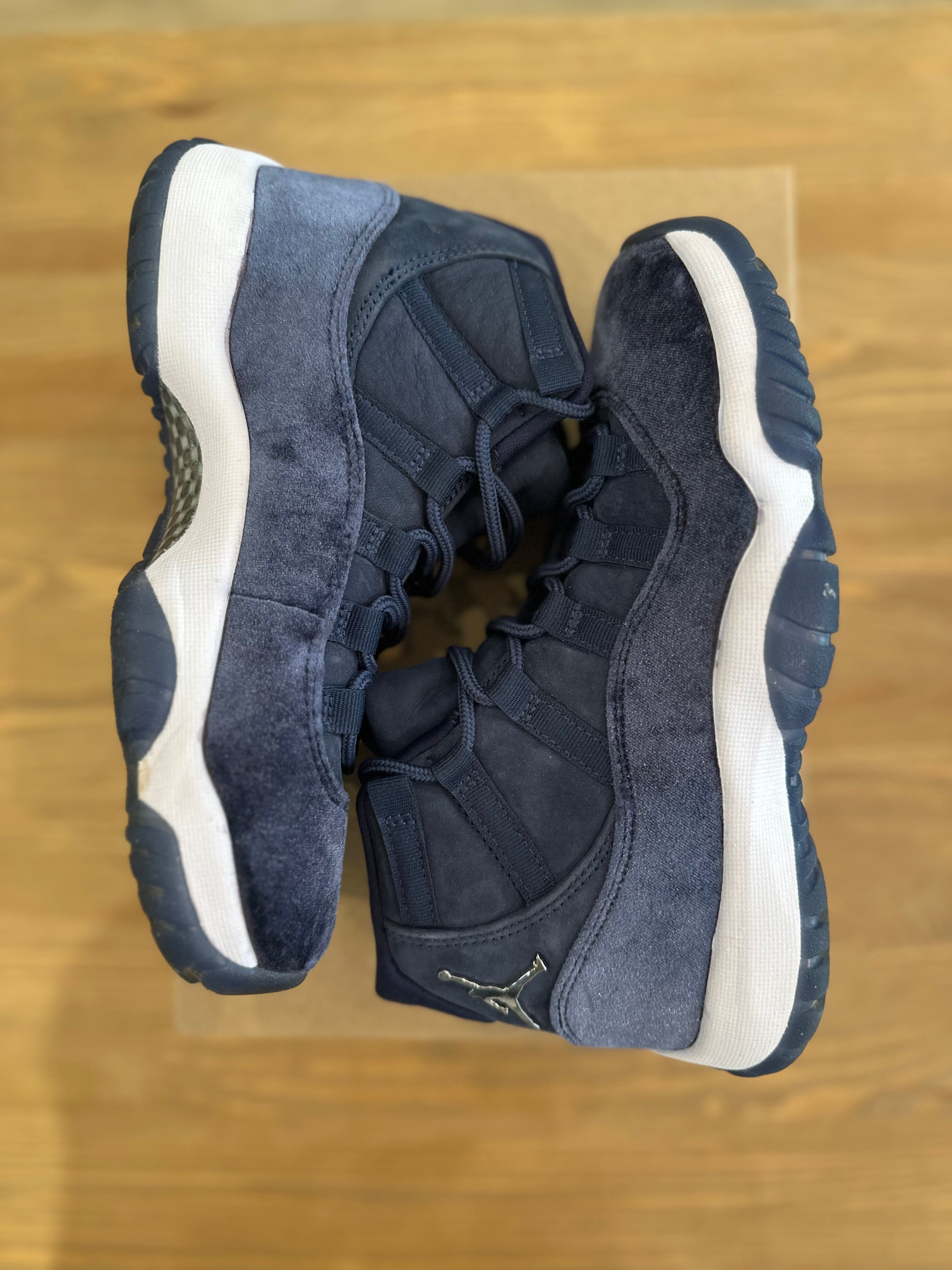 Nike Jordan 11 rétro midnight navy ( taille 37,5 )