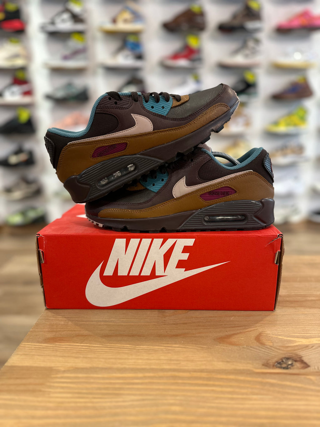 Nike air Max 90 goretex velvet Brown ( taille 41 )