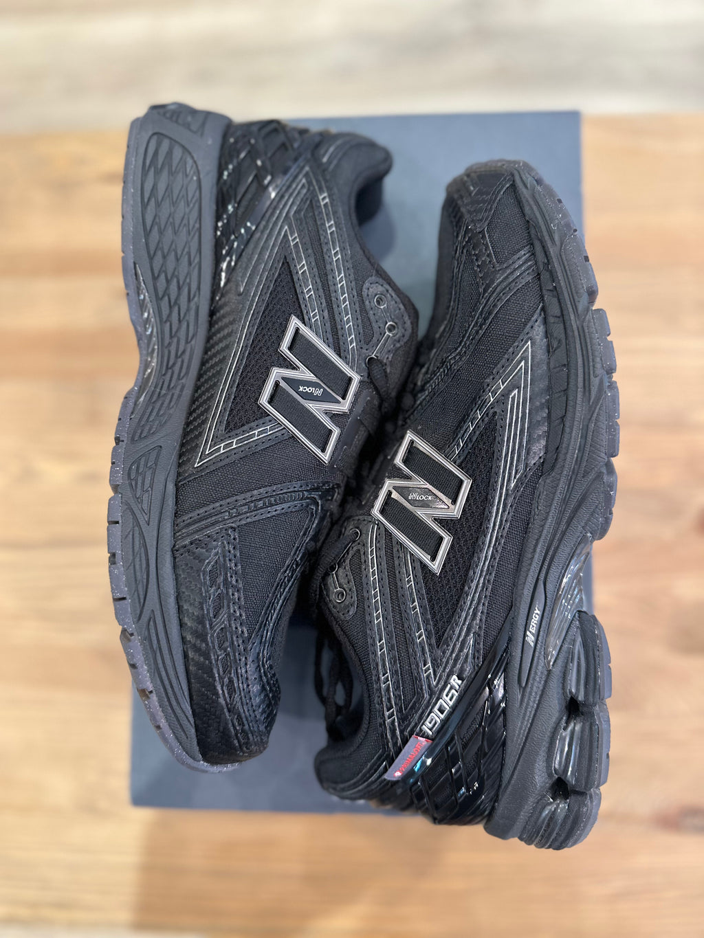 New balance 1906r black Silver ( taille 44,5 )