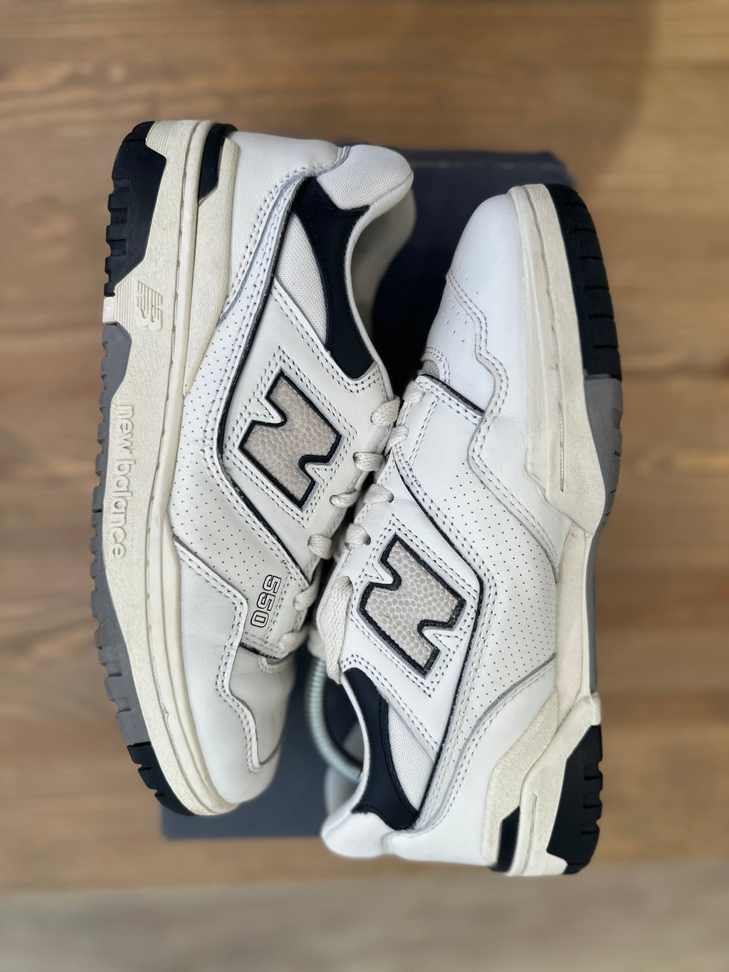 New balance 550 White black ( taille 40,5 )
