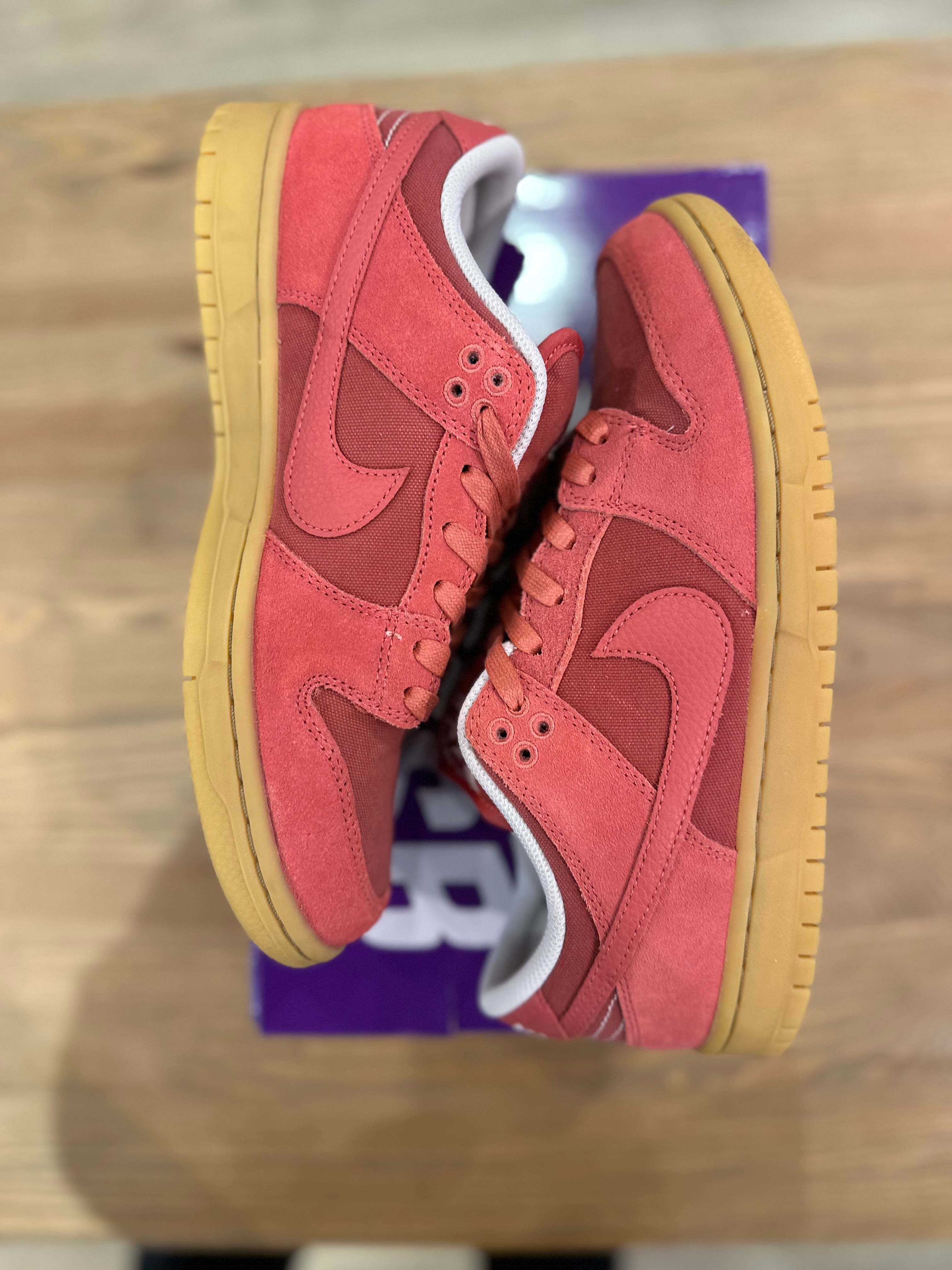 Nike sb dunk low adobe ( taille 41 )