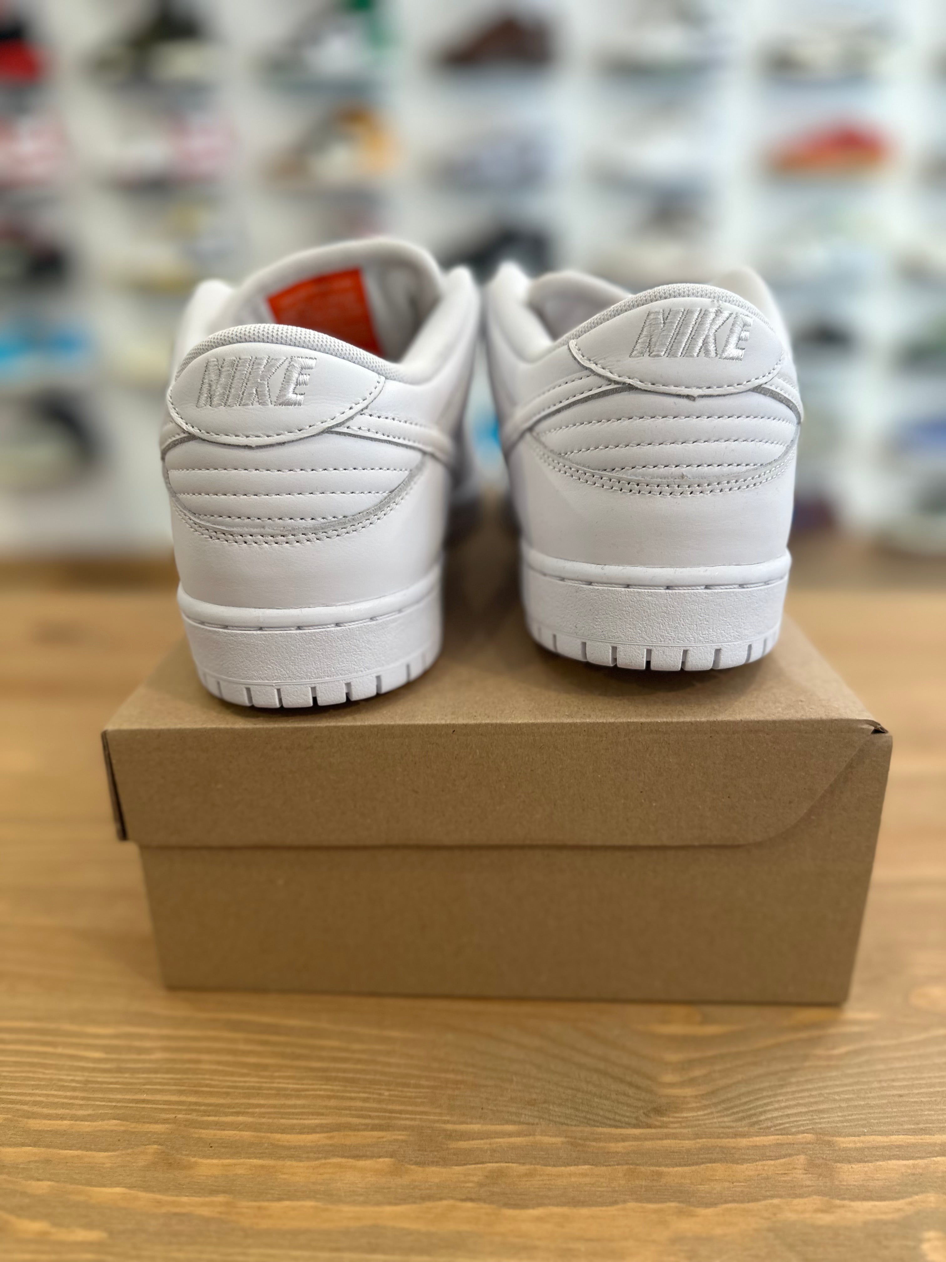 Nike sb dunk low triple White ( taille 45,5 )