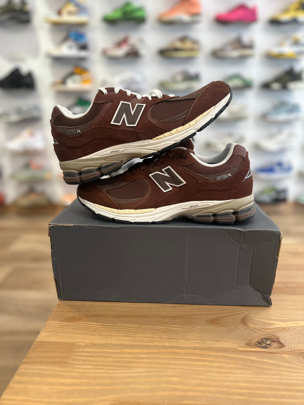 New balance 2002r rich oak dark ( taille 42,5 )