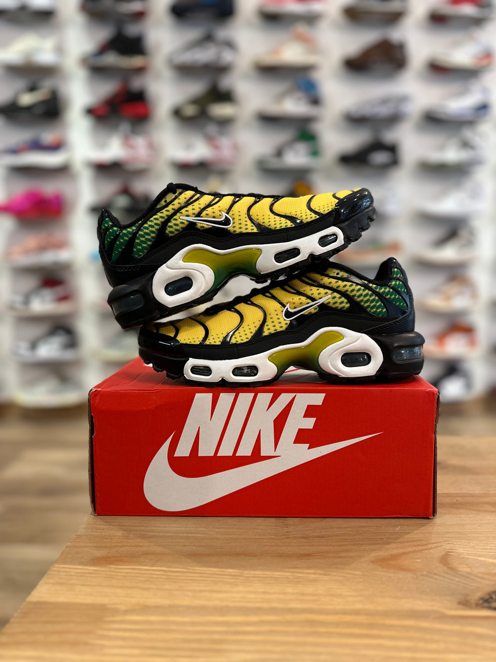 Nike air Max plus varsity maize ( taille 38 )