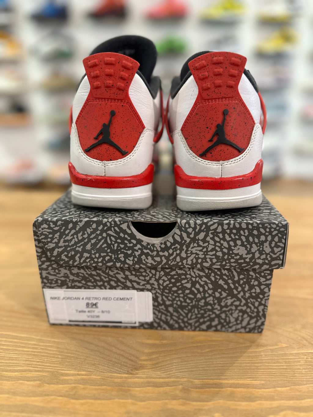Nike Jordan 4 rétro red cément ( taille 40 Gs )