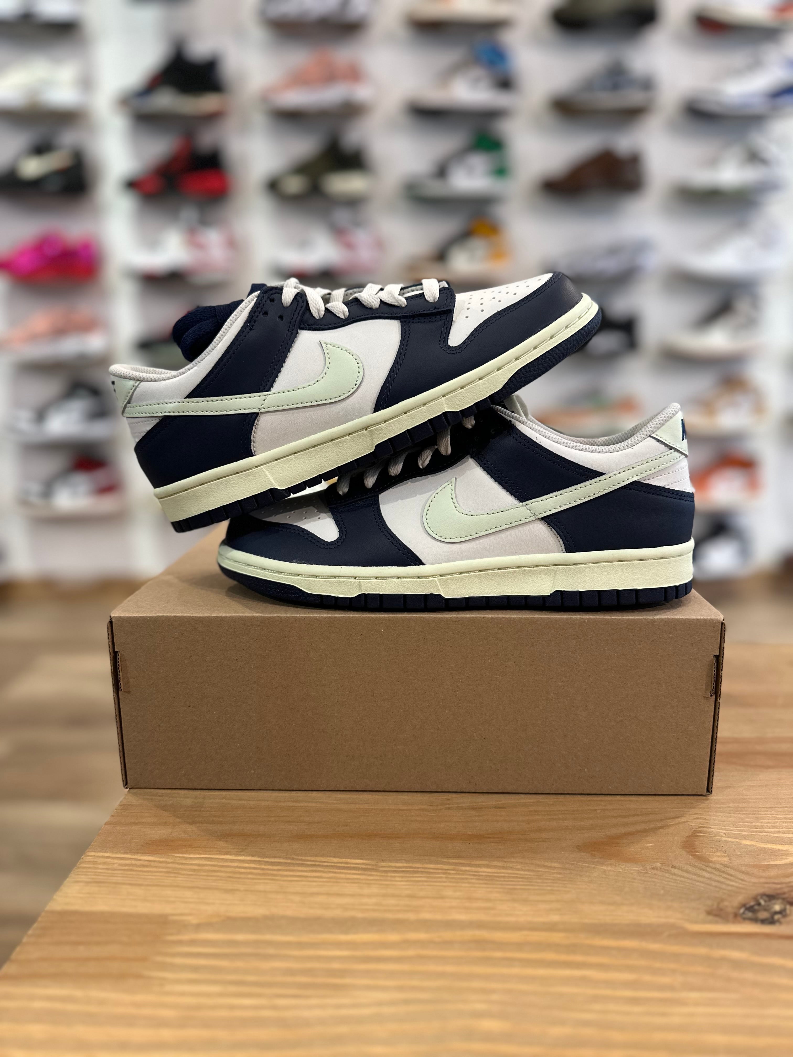 Nike dunk low midnight navy volt ( taille 39 )